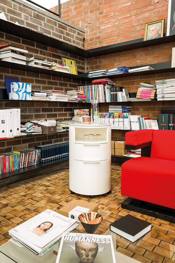 Conga Circular dresser H 91.5 cm Schönbuch