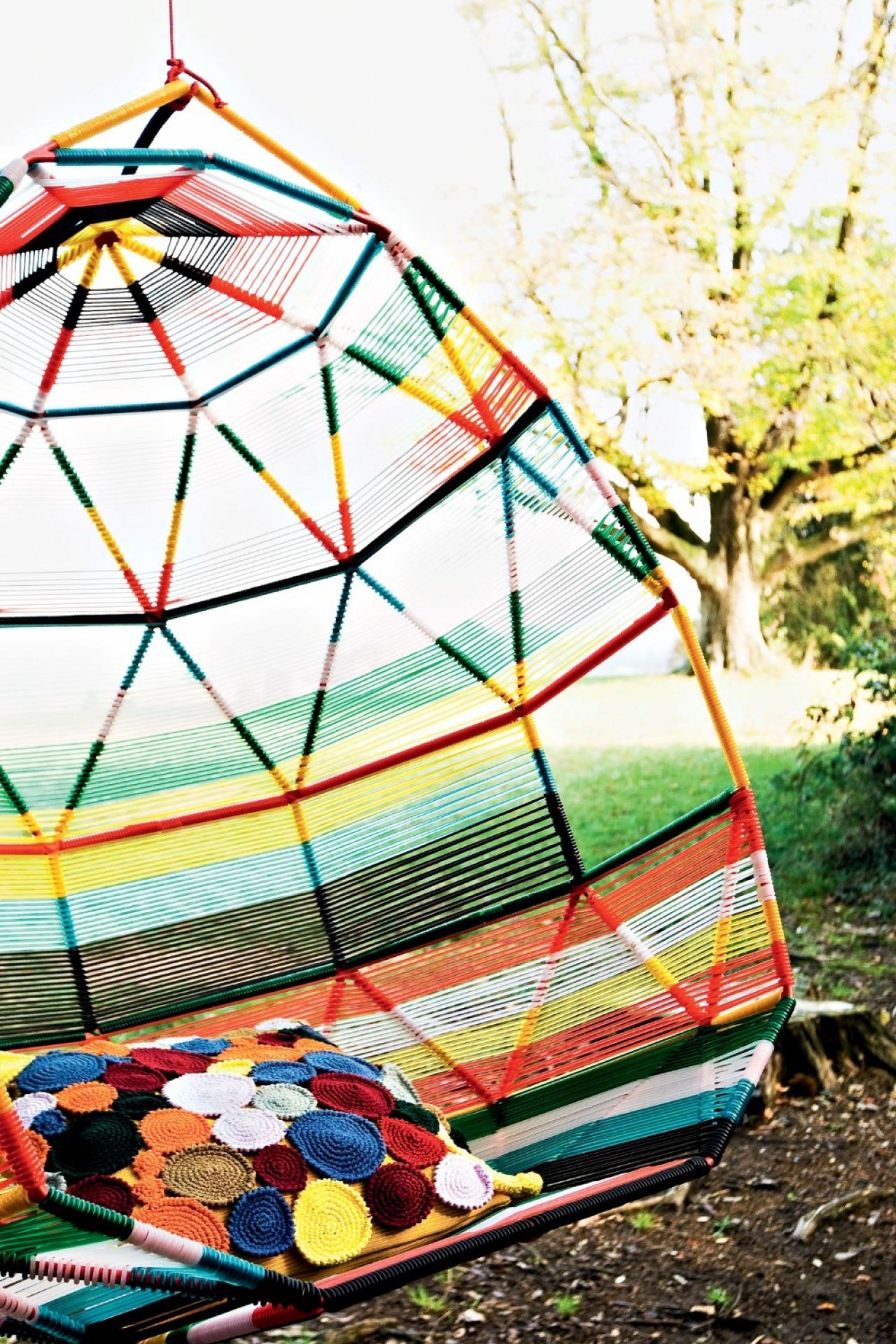 Tropicalia Cocoon swinging nest Moroso