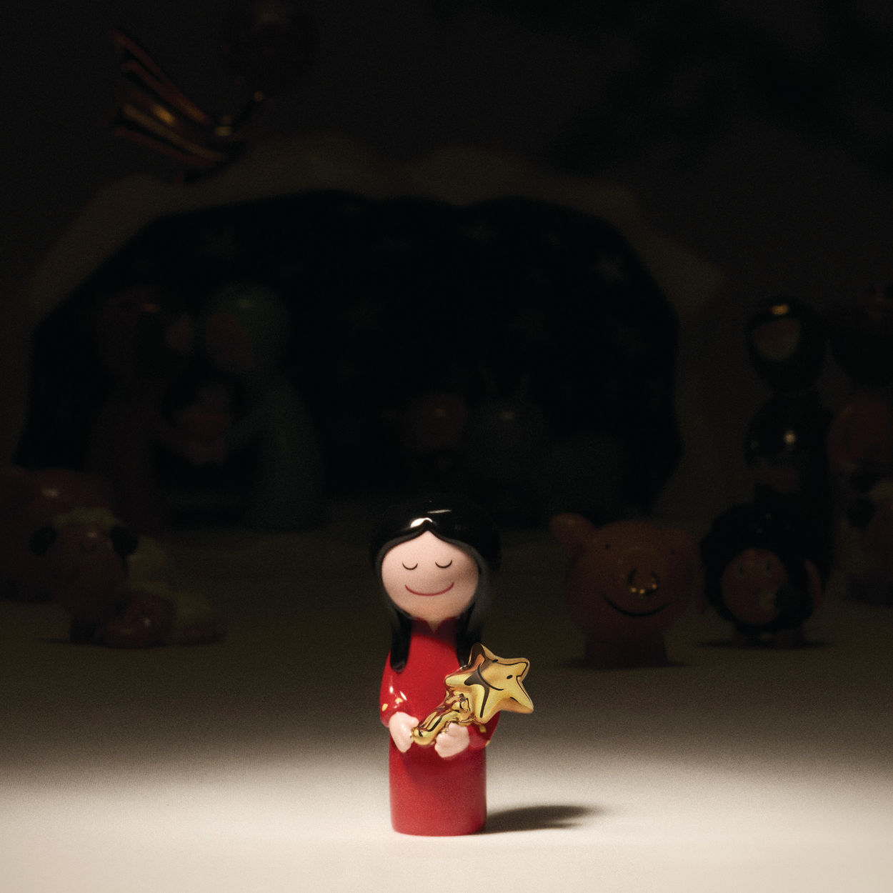 Alessi AGJ01 Figlio delle stelle Porzellanfigur, Krippenfigur mit Stern, Weihnachtsdekoration, handbemalt und festlich.