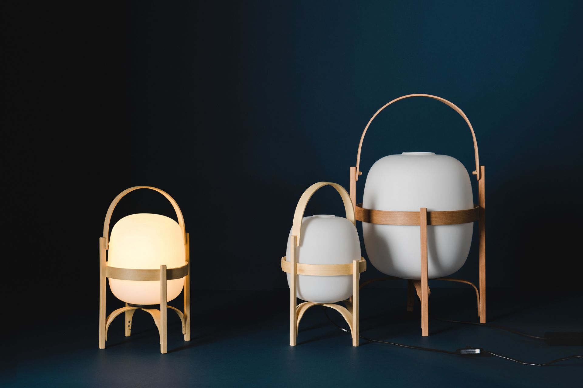 Cestita Table lamp / Table lantern Santa &amp; Cole Opal Glass Shade