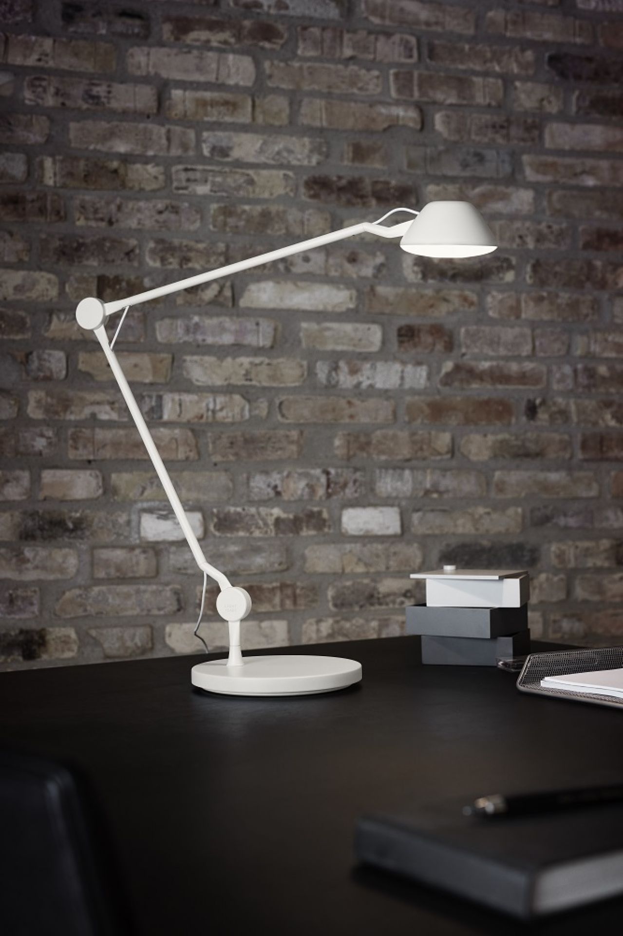 AQ01 Table lamp Fritz Hansen