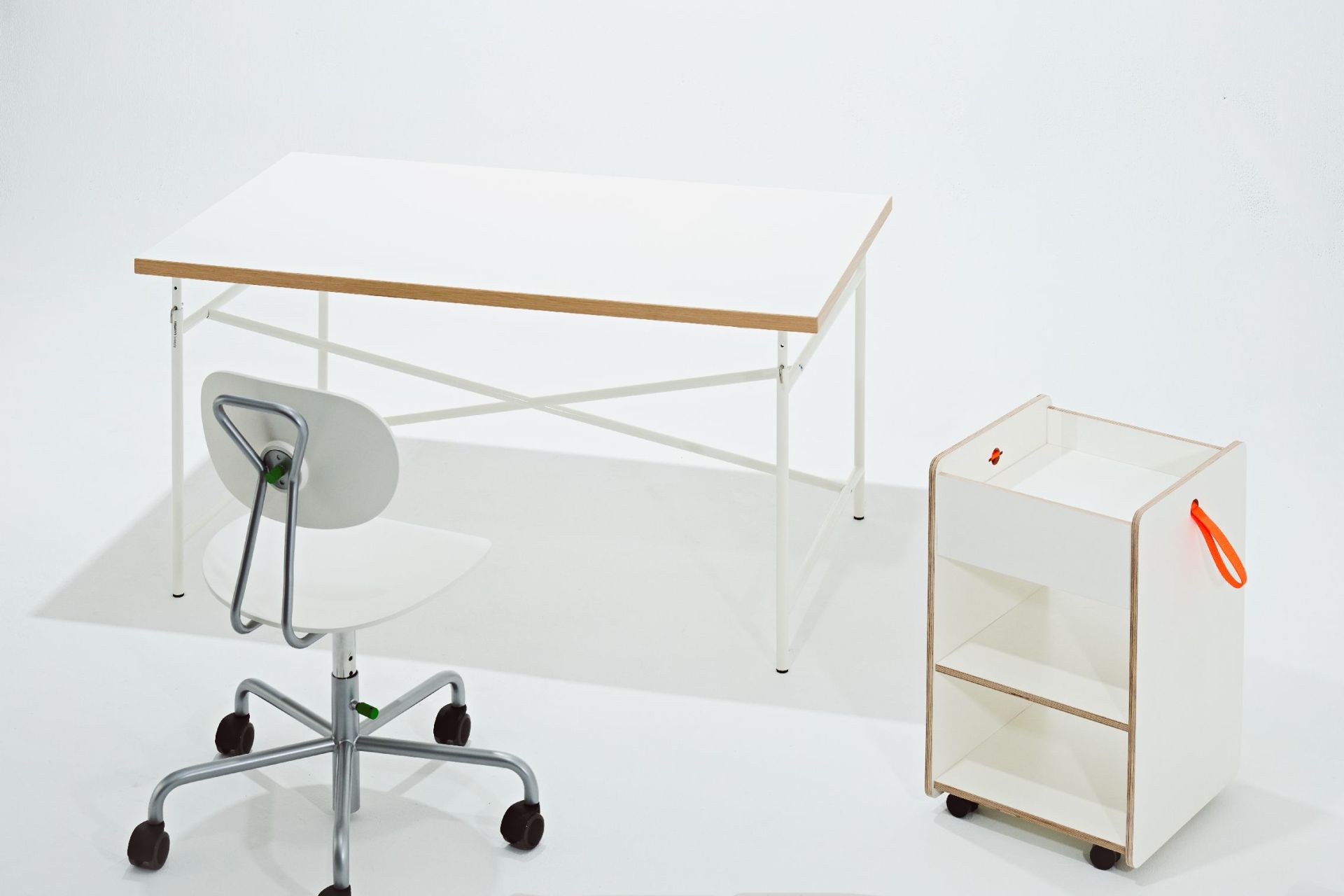 Schoolfriends Desk Set Richard Lampert