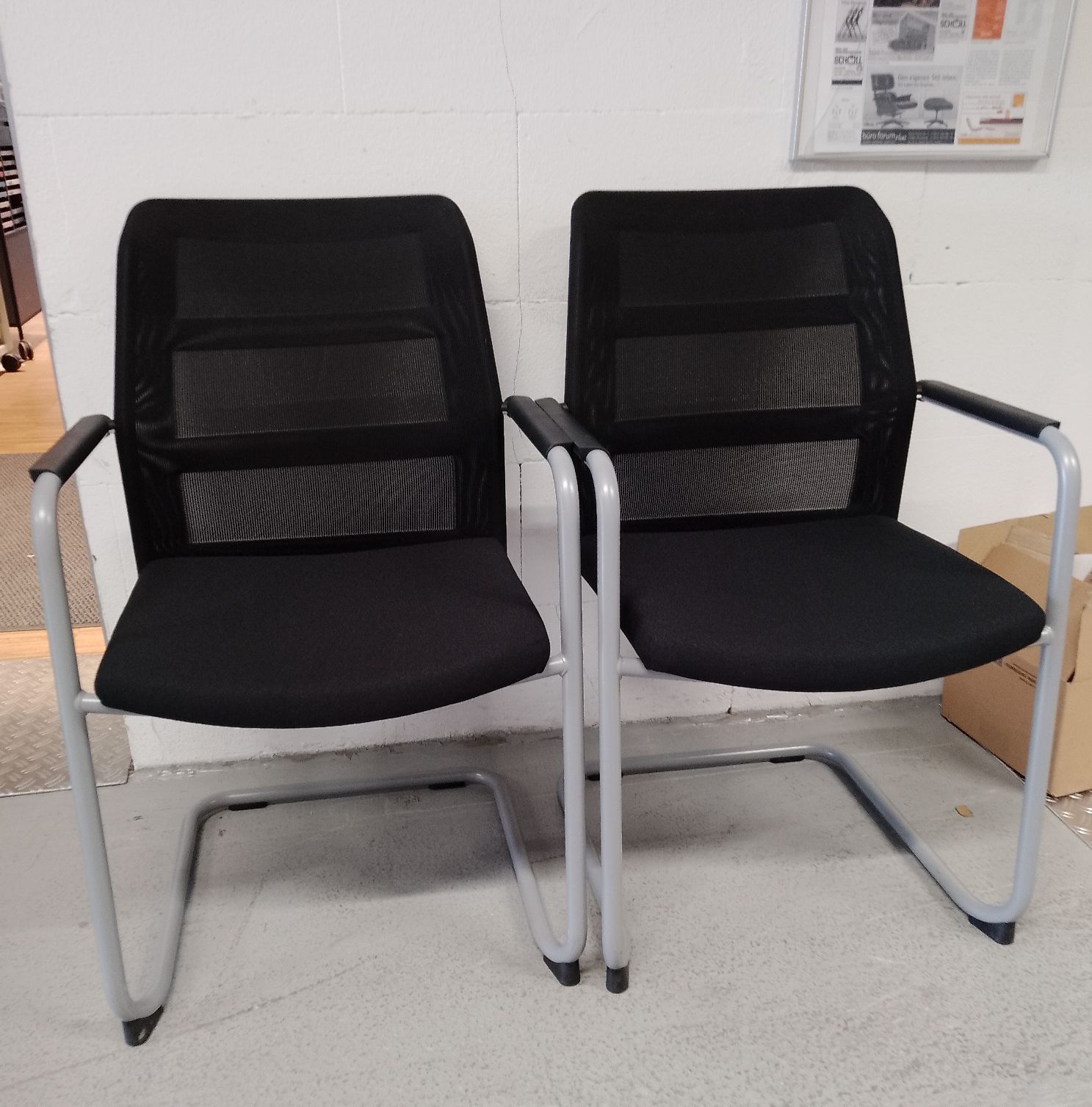 paro_2 cantilever chair with mesh backrest and armrests set of 2 Wiesner Hager EXHIBITION PIECE / USED FURNITURE