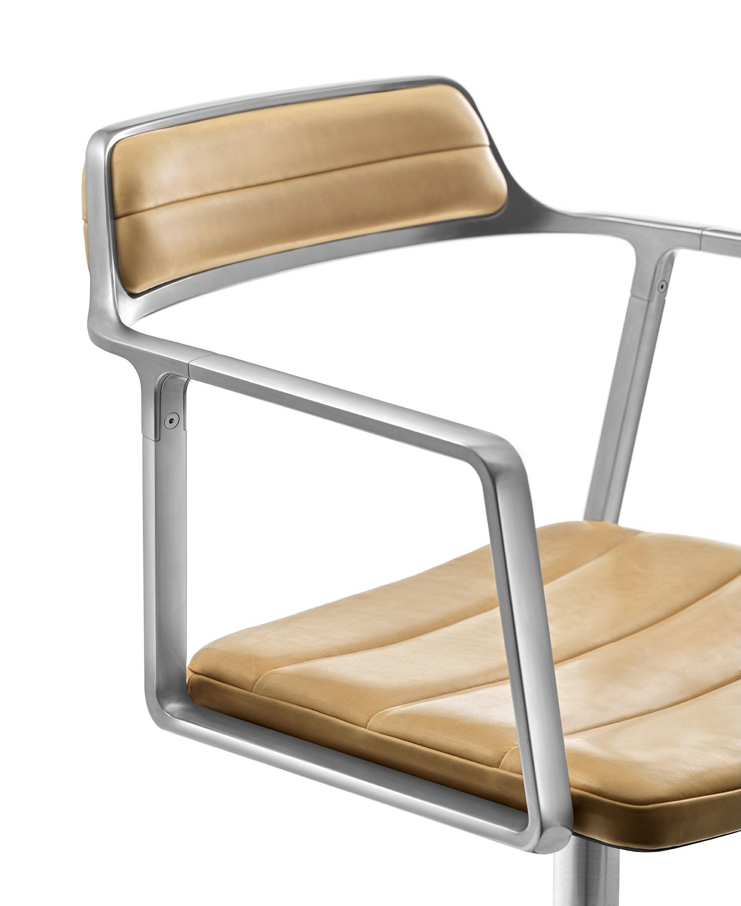 VIPP452 Swivel Chair with Castors Sand Colours Vipp VIPP452 Swivel Chair with Castors Sand Colours Vipp