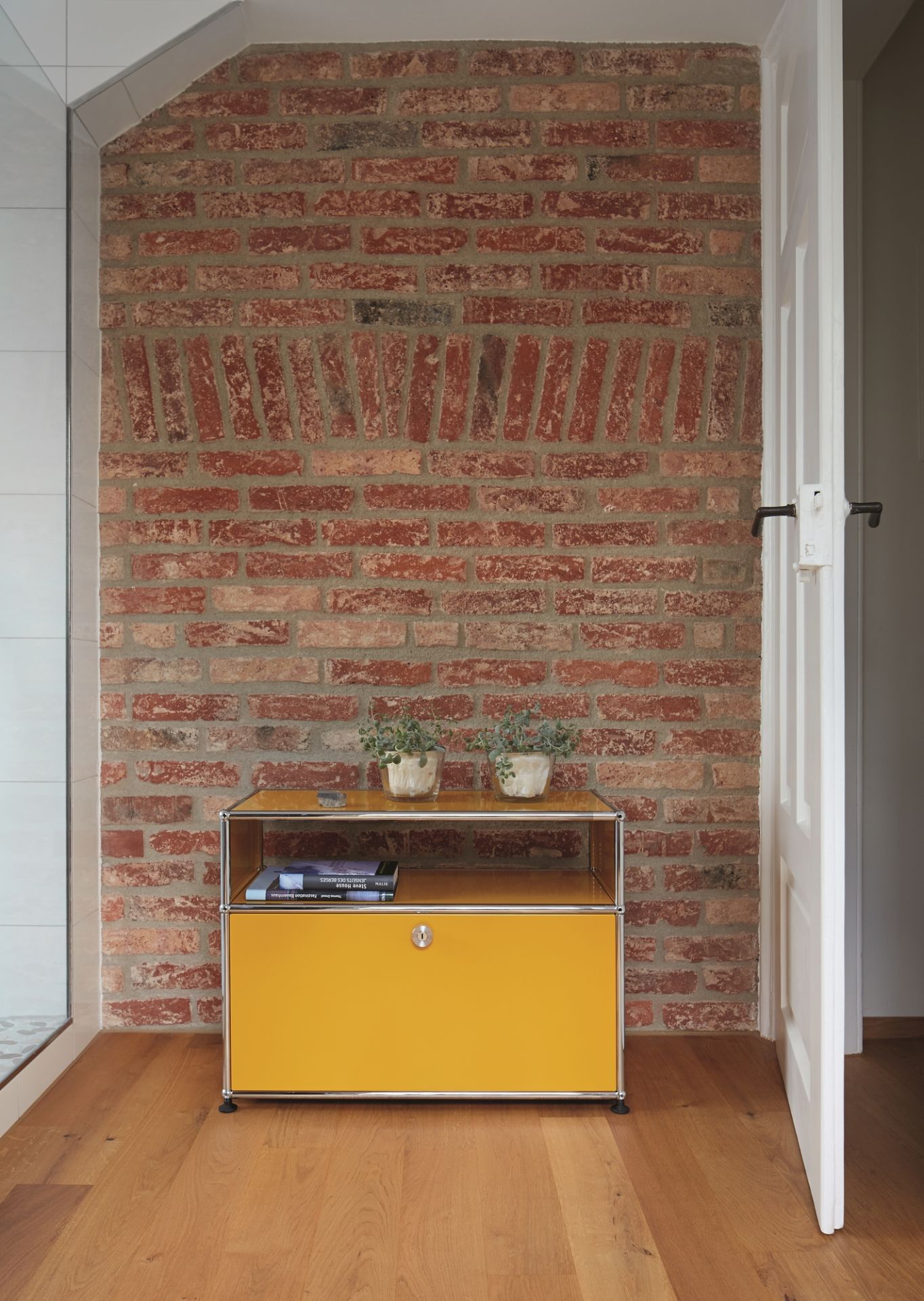 USM Haller board with drawer