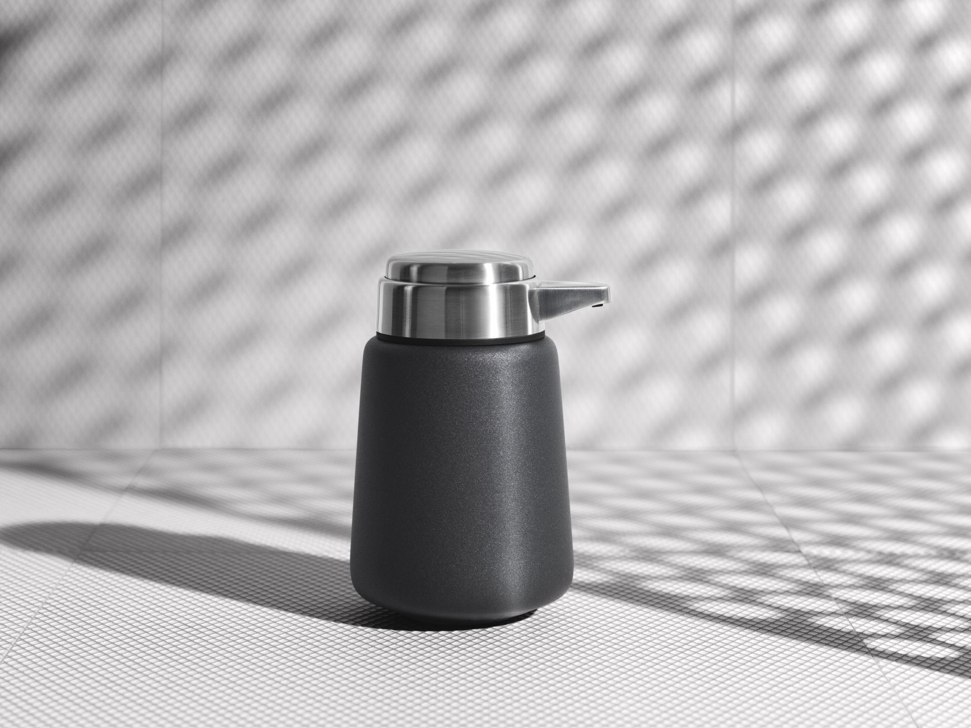 Dispenser black Vipp