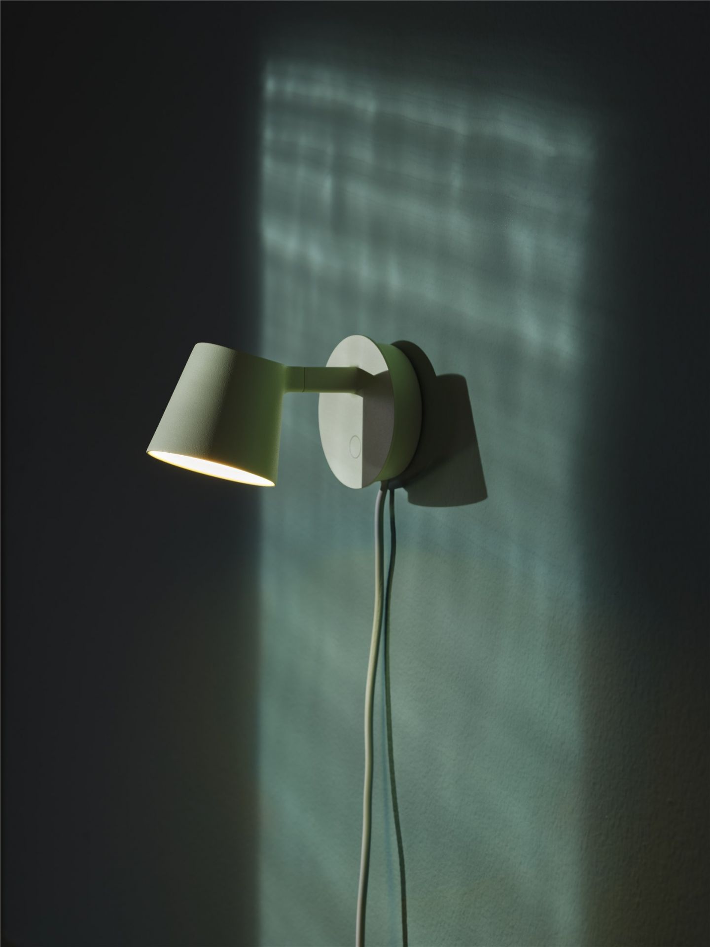 Tip Wall Lamp Muuto Grey