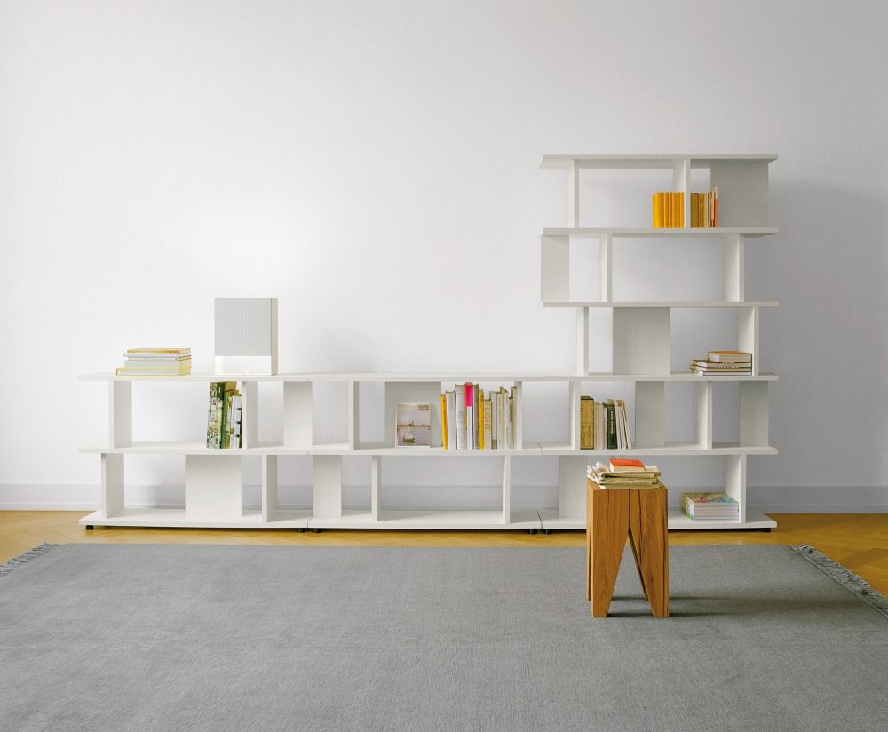Molar stool / table e15