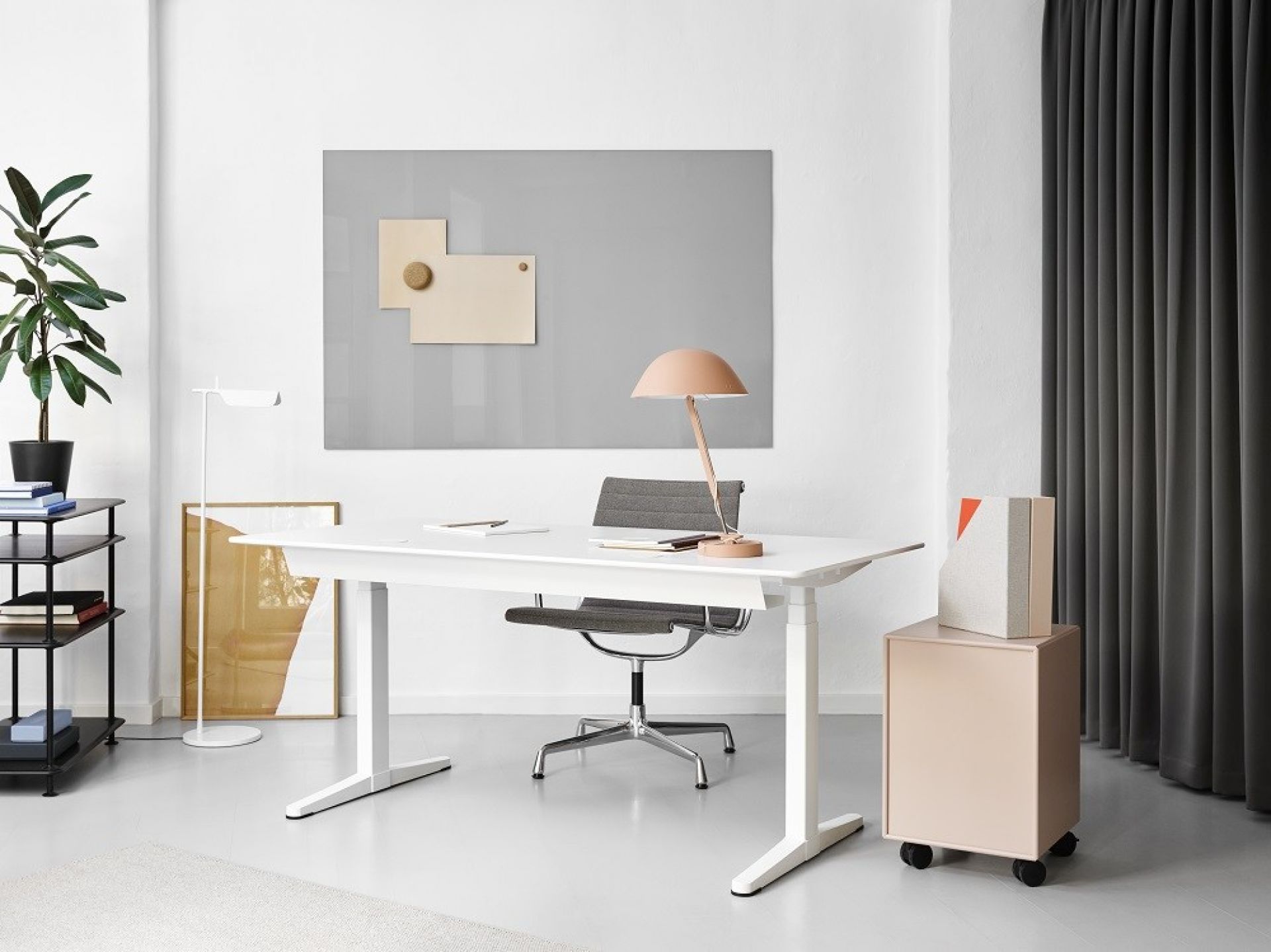 HiLow 3 Electrically height adjustable Table Montana