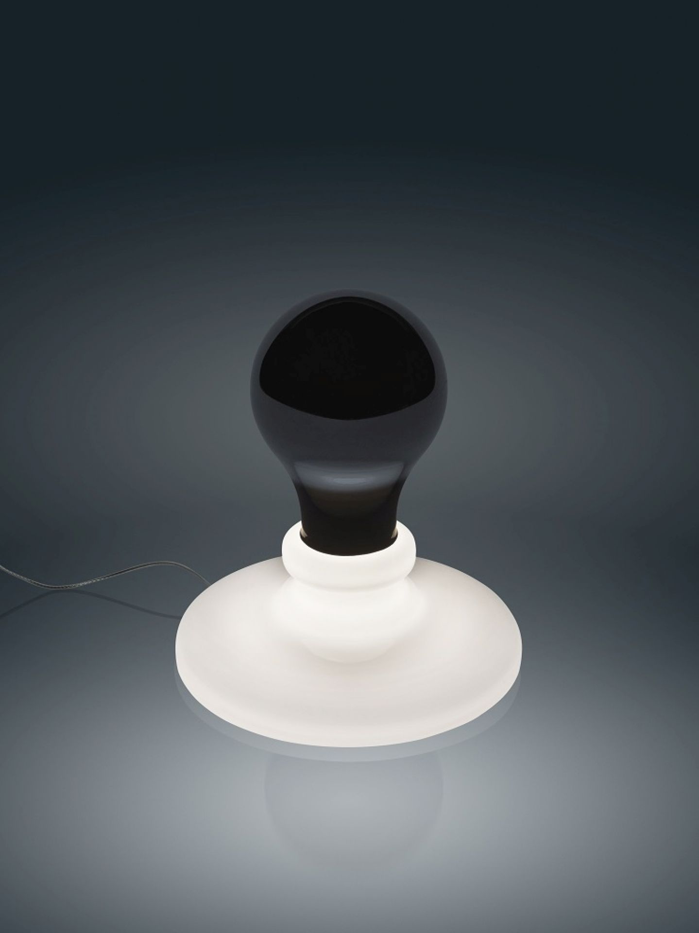 Light Bulb Tavolo LED Table lamp Foscarini