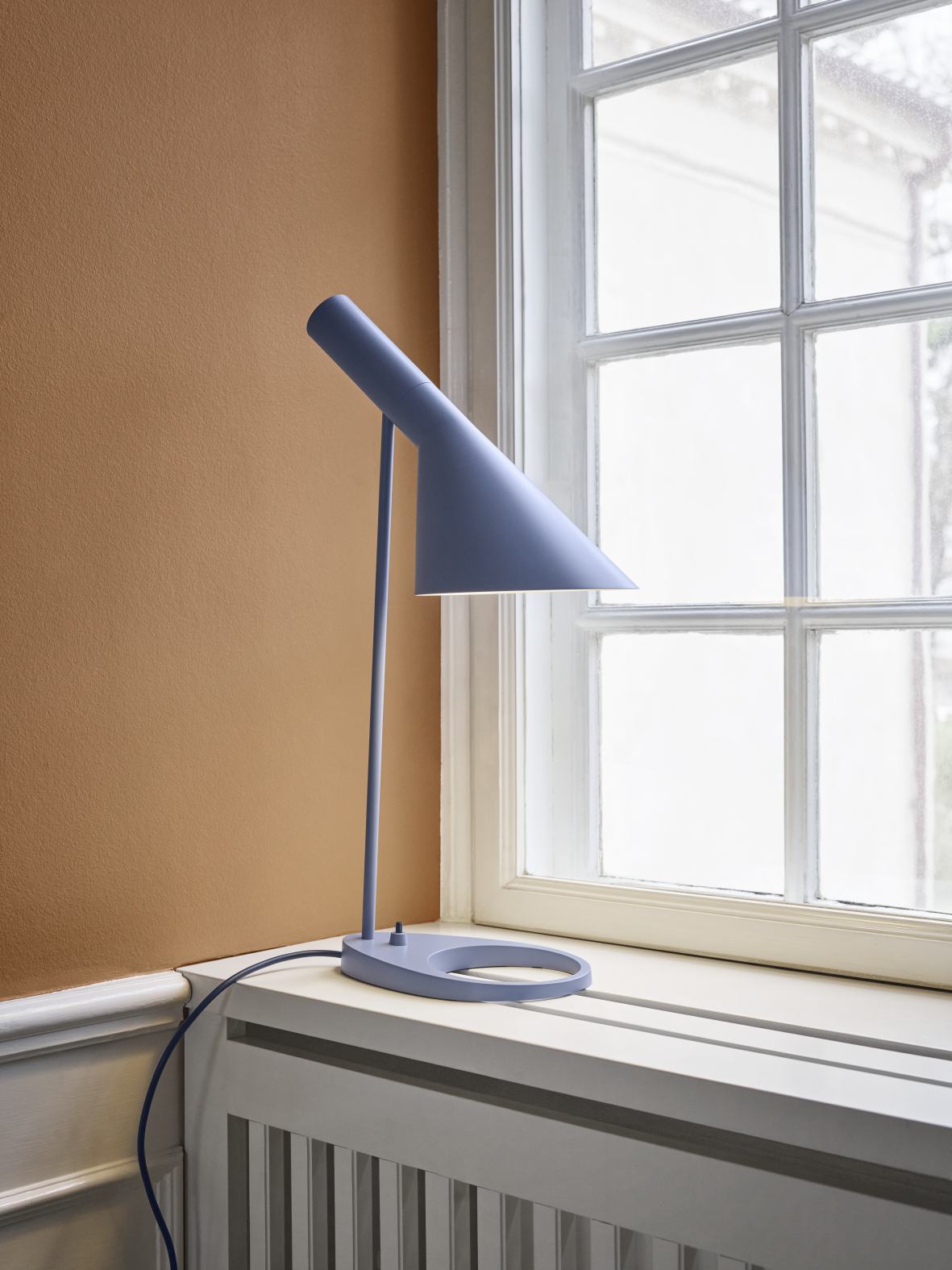 AJ table lamp Louis Poulsen SINGLE PIECES