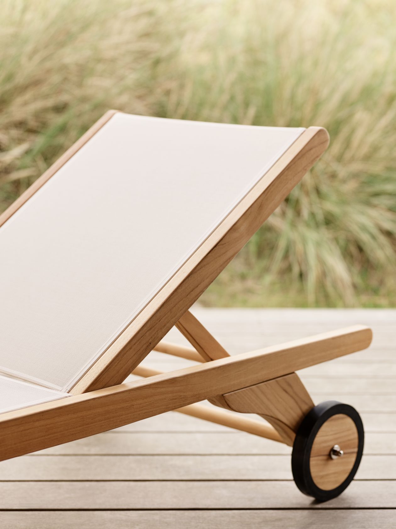 Columbus Sunbed Outdoor Skagerak by Fritz Hansen