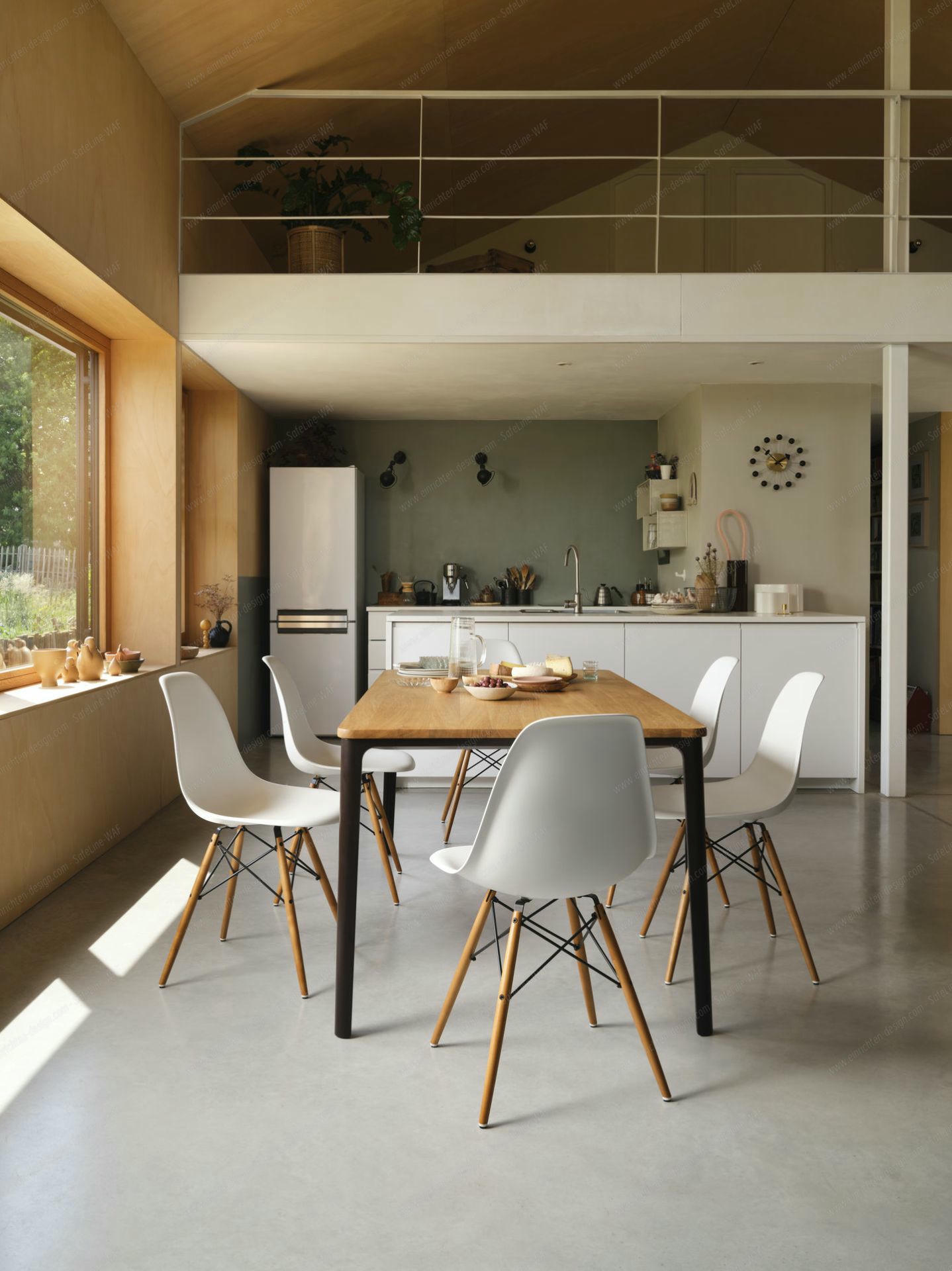 Eames Plastic Side Chair DSW Chair Vitra
