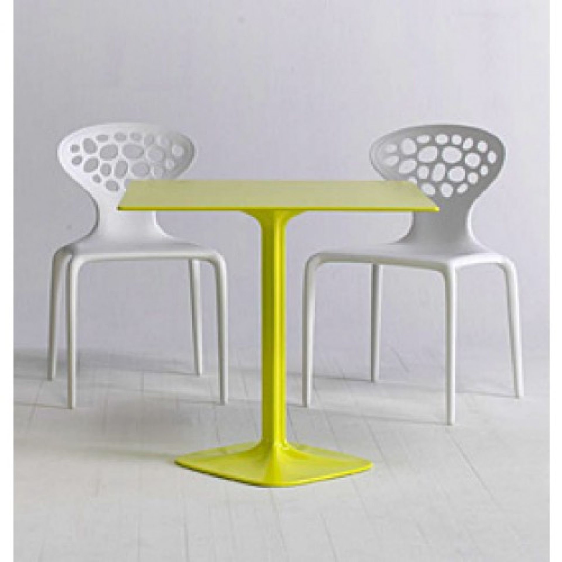 Supernatural chair perforated back set of 4 Moroso