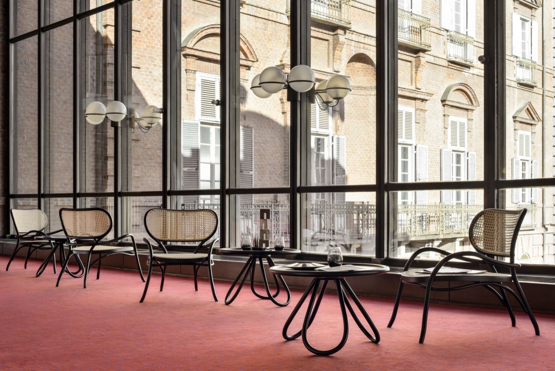 Arch coffe table lacquered Wiener GTV Design