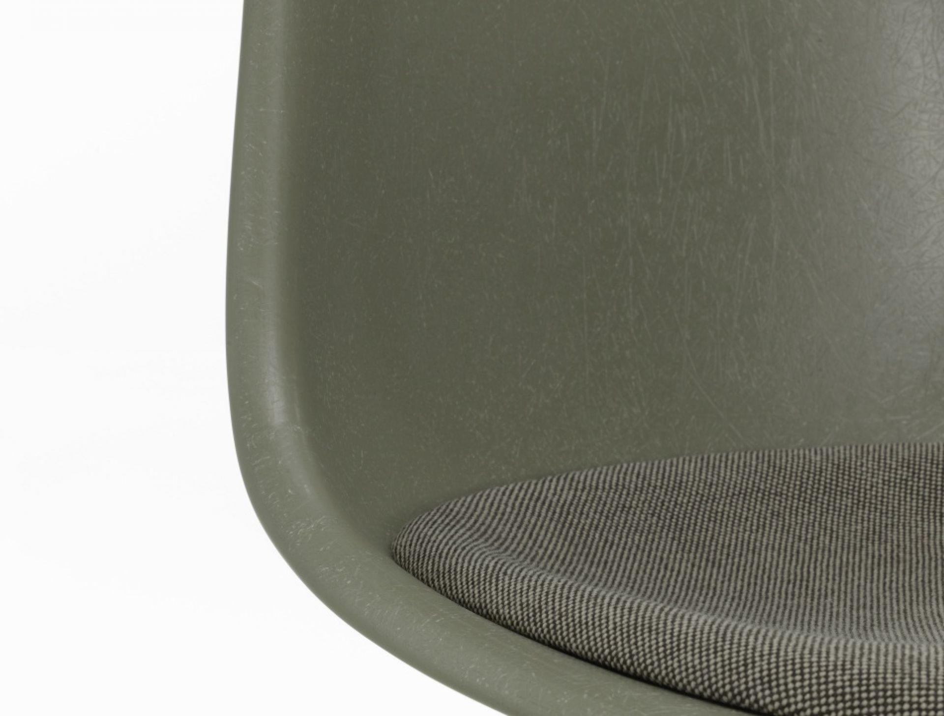 Eames Fibreglass Chair DSX Chair with seat cushion Vitra