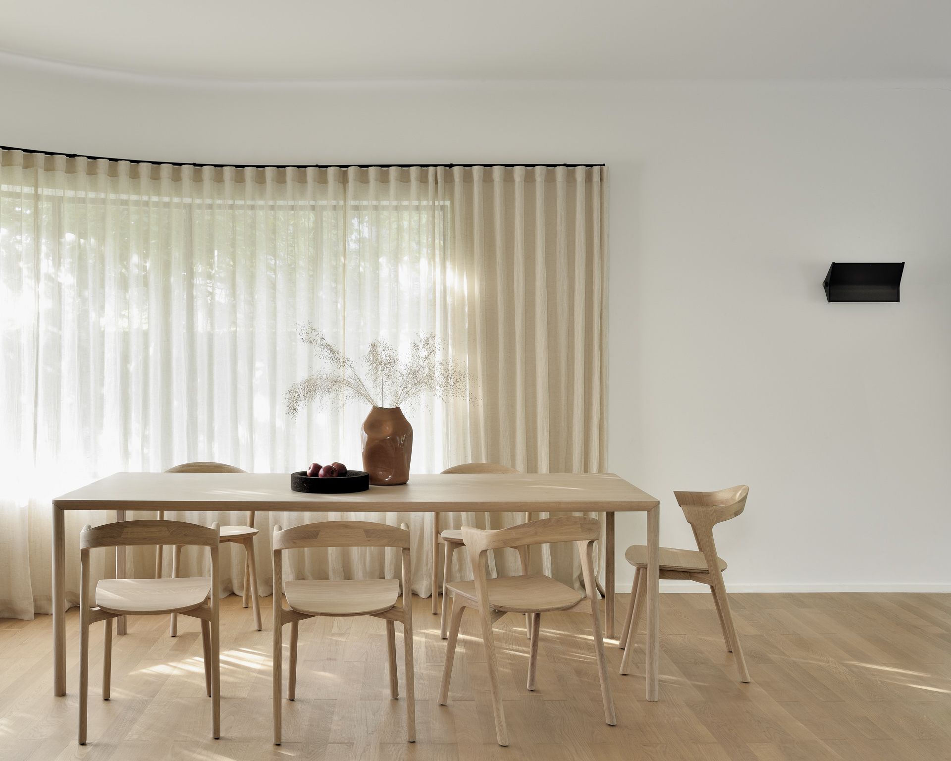 Air Table rectangular oak lacquered Ethnicraft