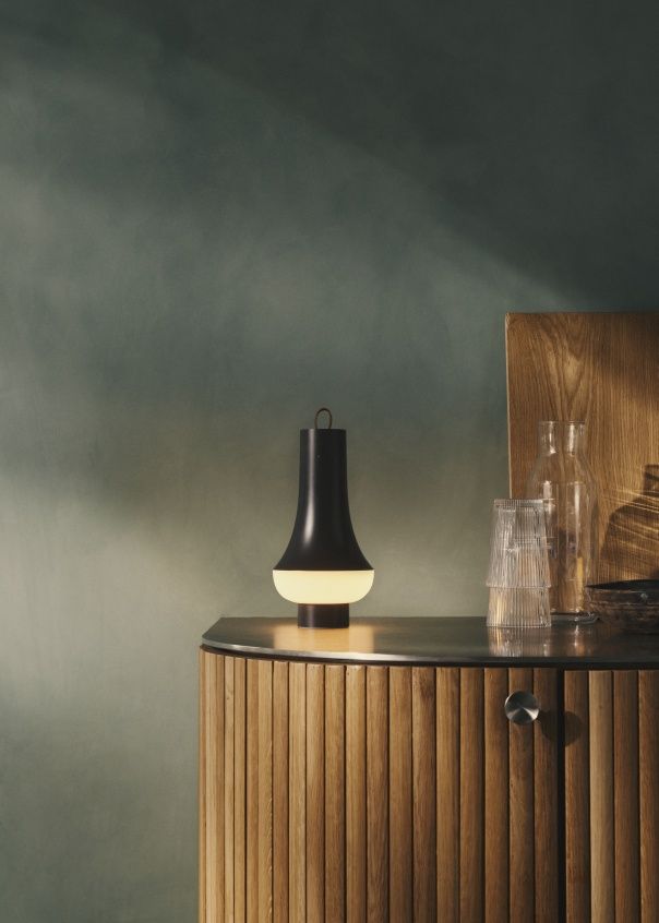 Tomoshi Portable rechargeable lamp / table lamp Louis Poulsen
