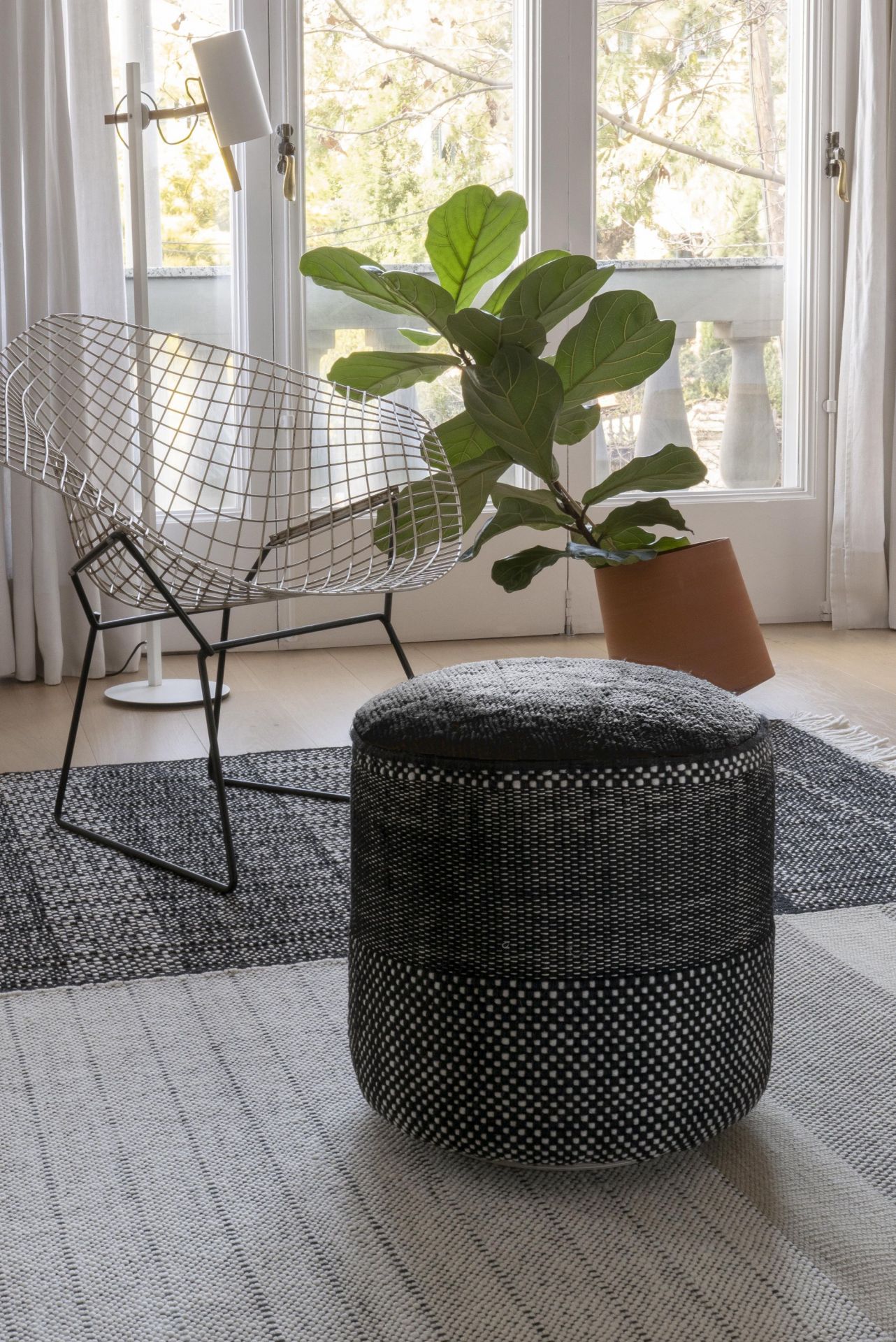 Tres Presian Pouf black Nanimarquina