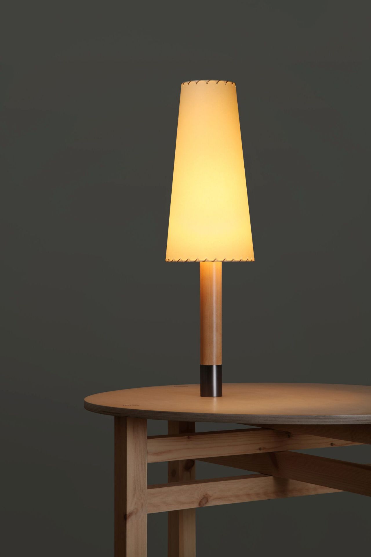 Basica Table lamp Santa & Cole