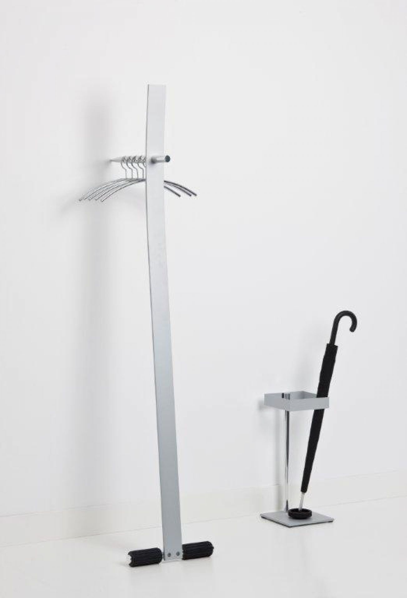 Standalone clothes stand Cascando