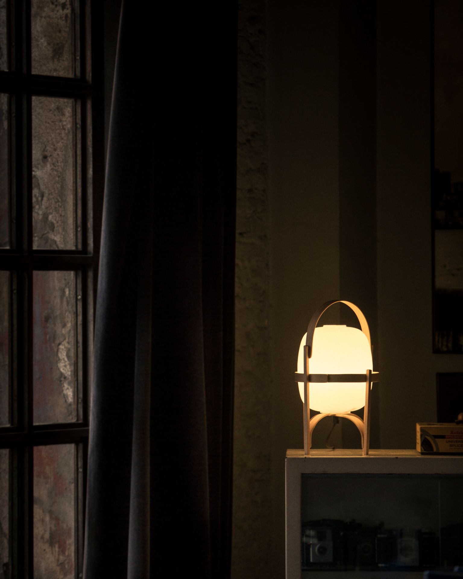 Cestita Table lamp / Table lantern Santa &amp; Cole Opal Glass Shade