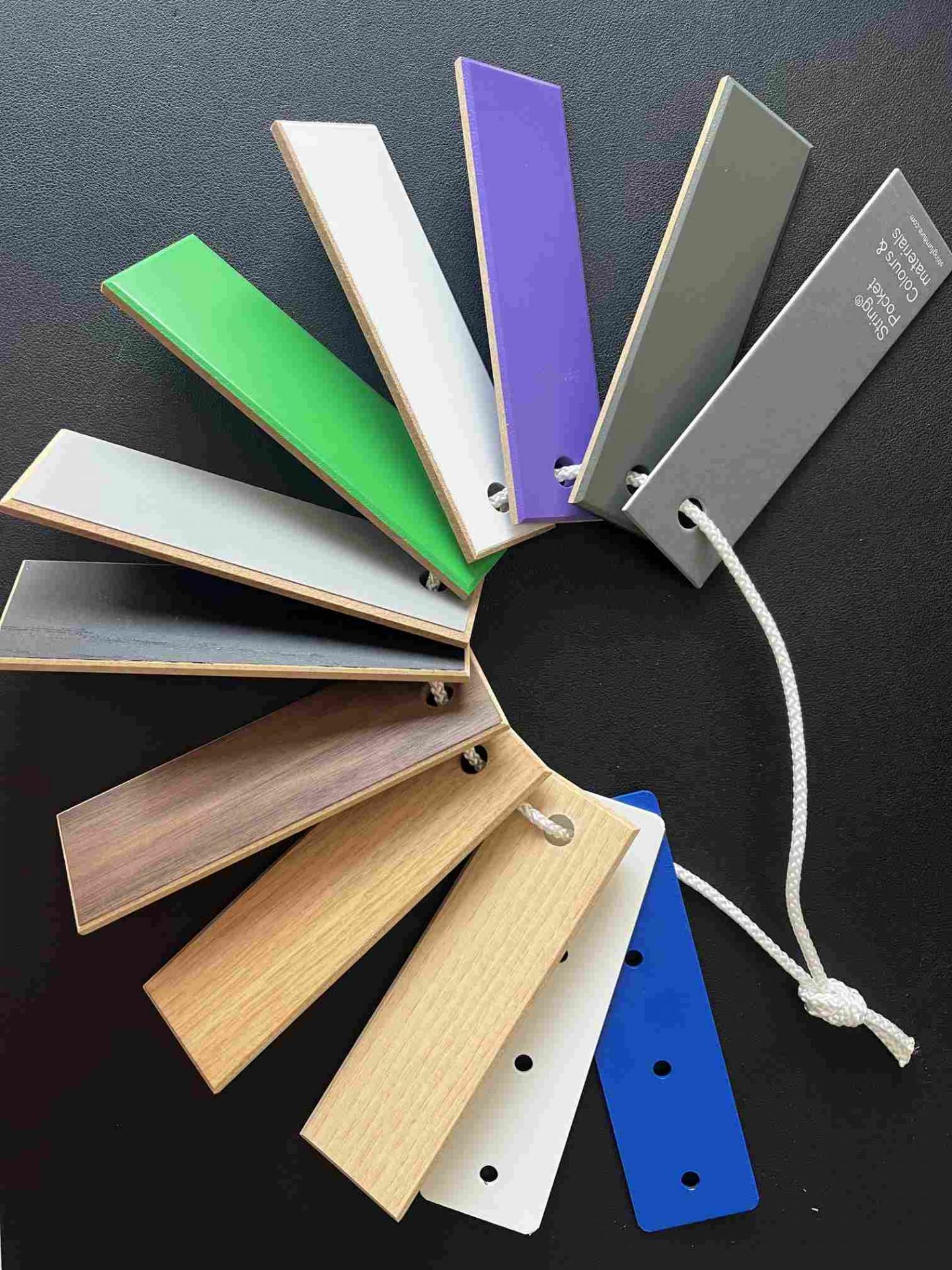 Sample set for String Pocket shelf String Furniture
