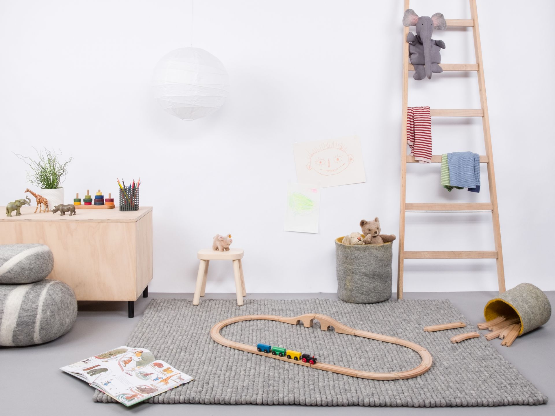 Felt ball Carpet 120x170 cm Myfelt Nela
