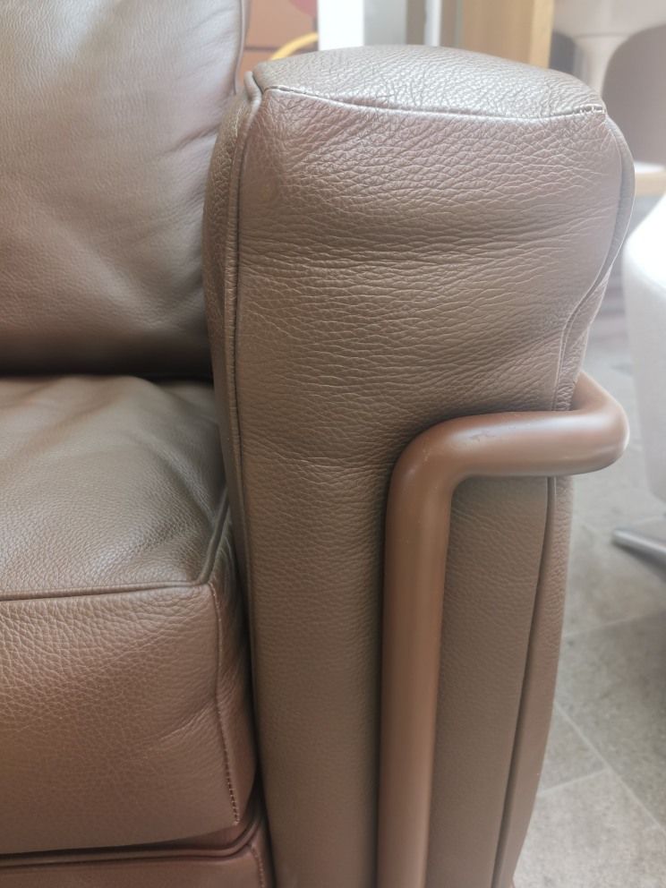 2 Fauteuil Grand Confort Petit Modèle Armchair Cassina EXHIBITION PIECE