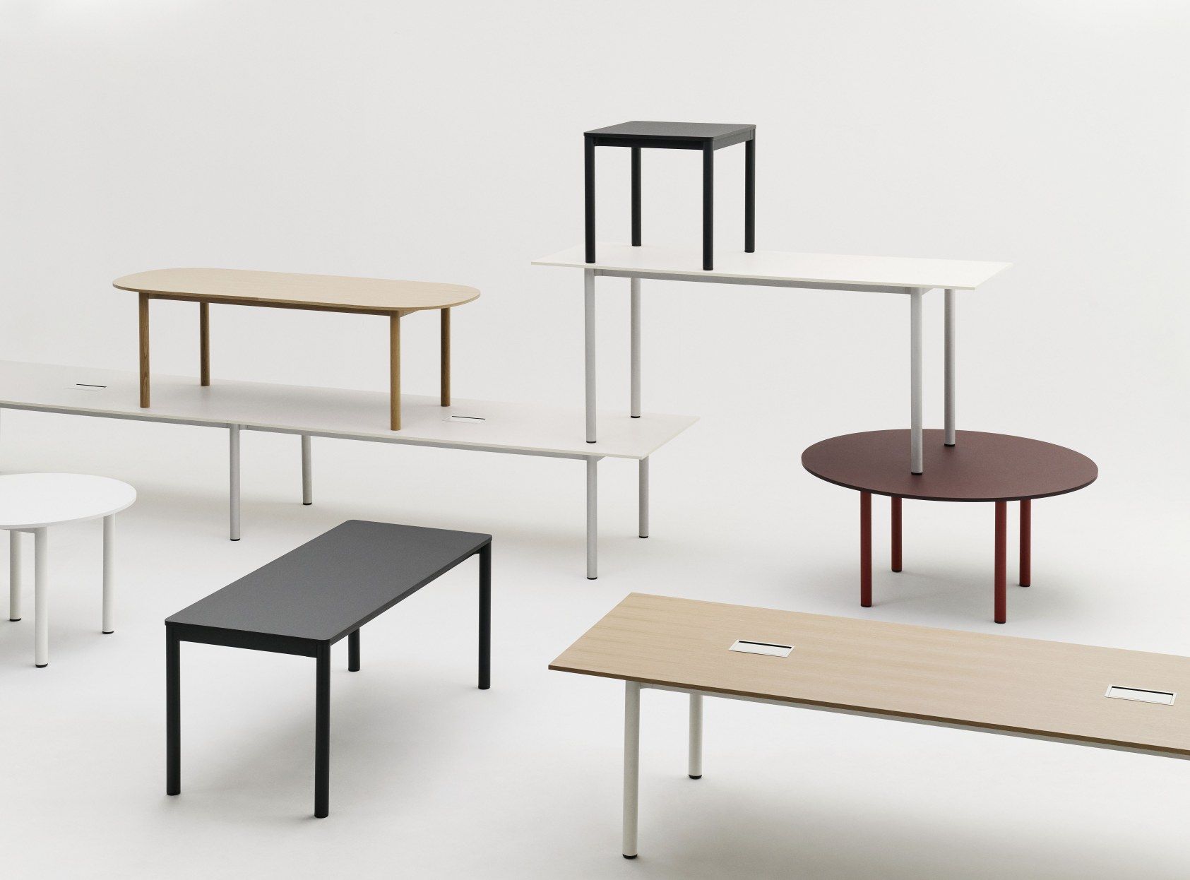 Annex Table Round Dining Table Hay