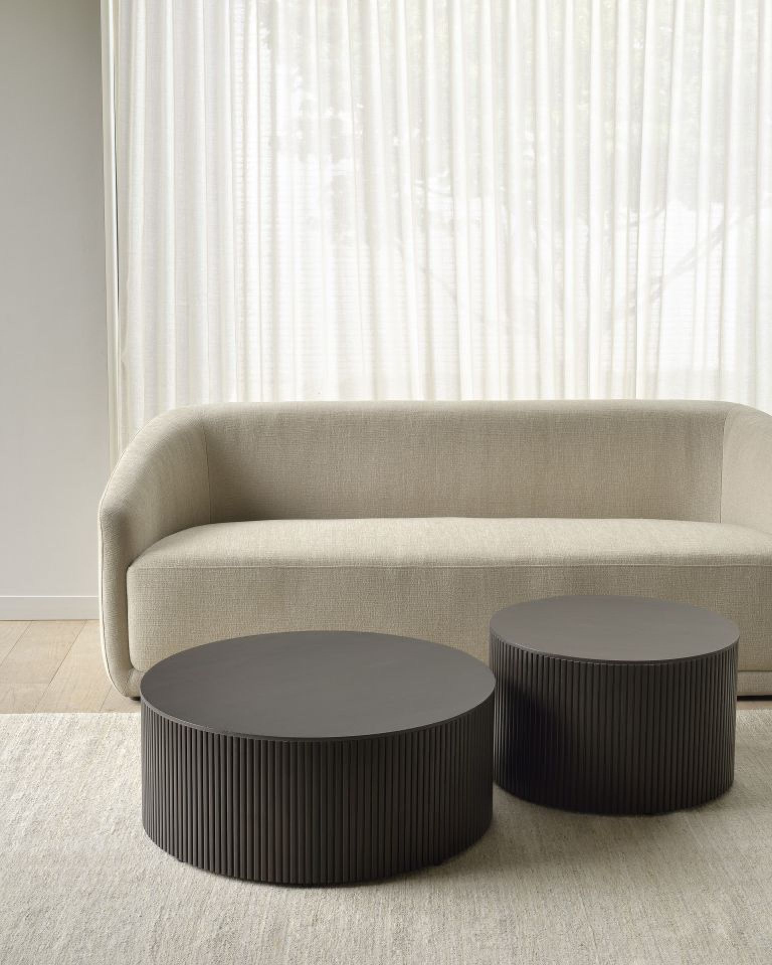 Roller Max Coffee Table Round Mahogany Ethnicraft