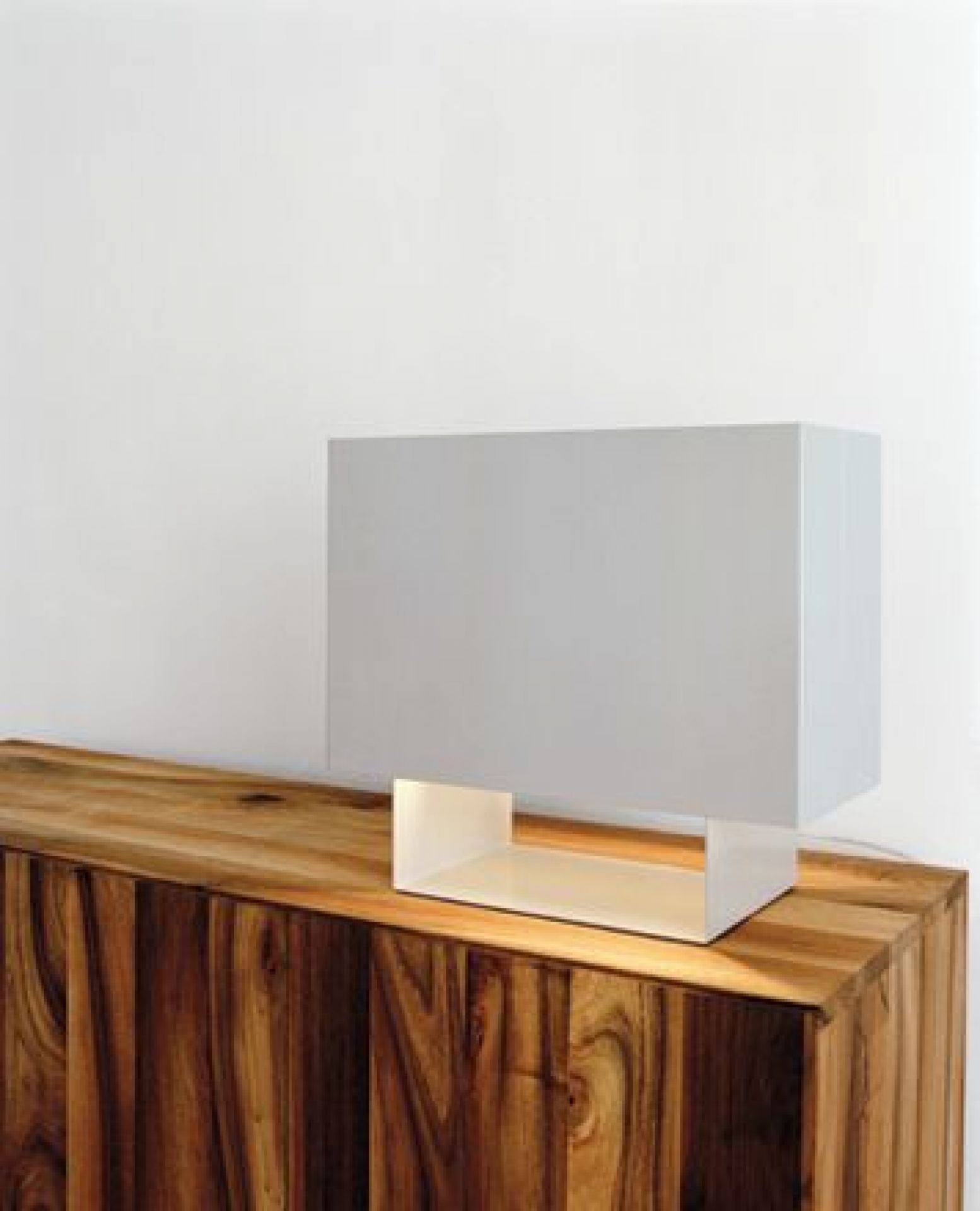 LT01 Seam One table light e15