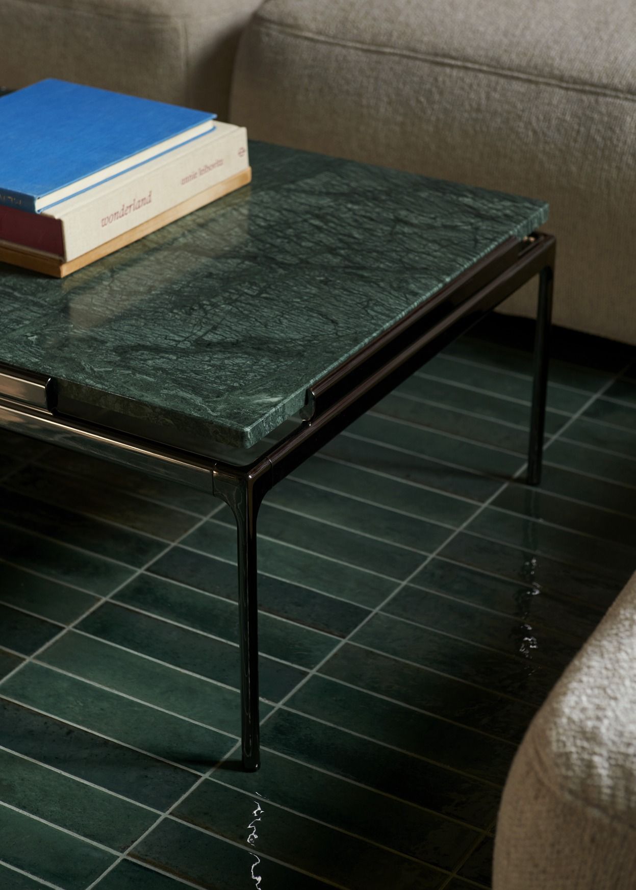 Sett LN12 / LN13 Coffee table AndTradition