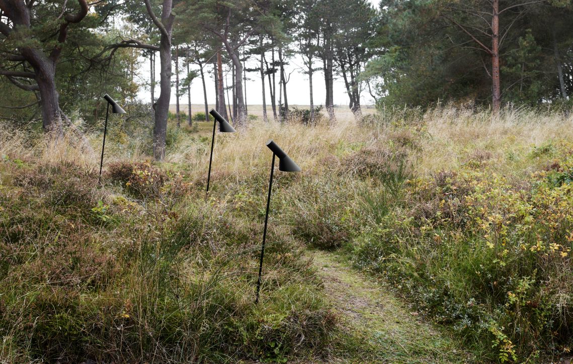AJ Garden Bollard Light Long Louis Poulsen