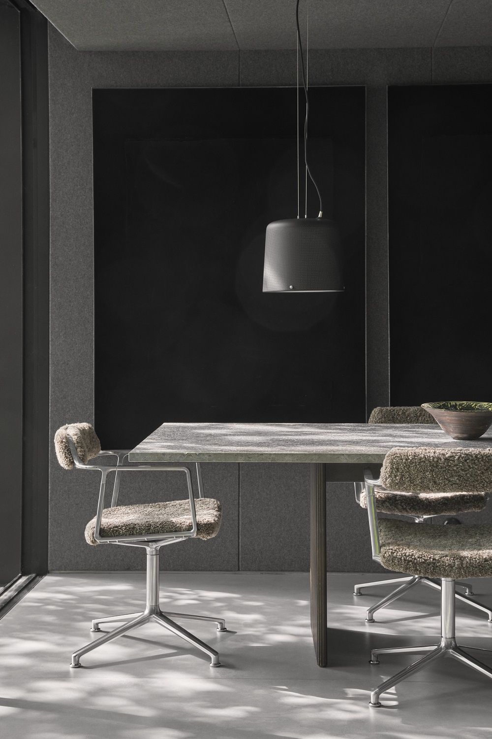 Swivel chair Curly Chair with glides SPECIAL EDITION Vipp