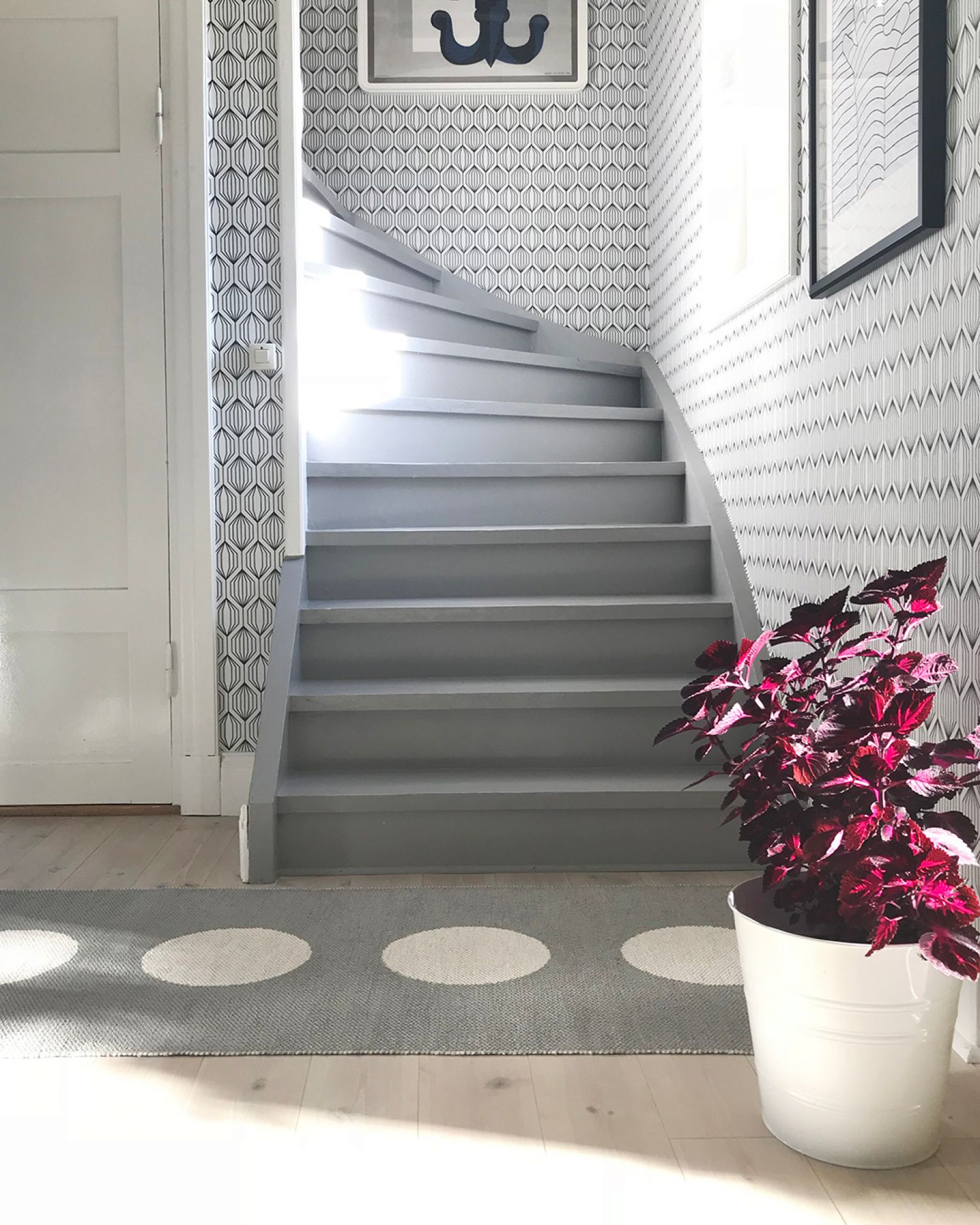 Vera Plastic Carpet 70x300 cm Warm grey Pappelina SINGLE PIECES