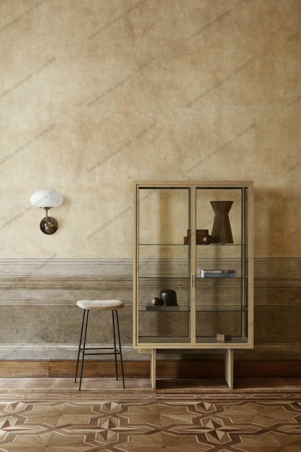 Private Display Case Light Stained Oak Veneer Gubi