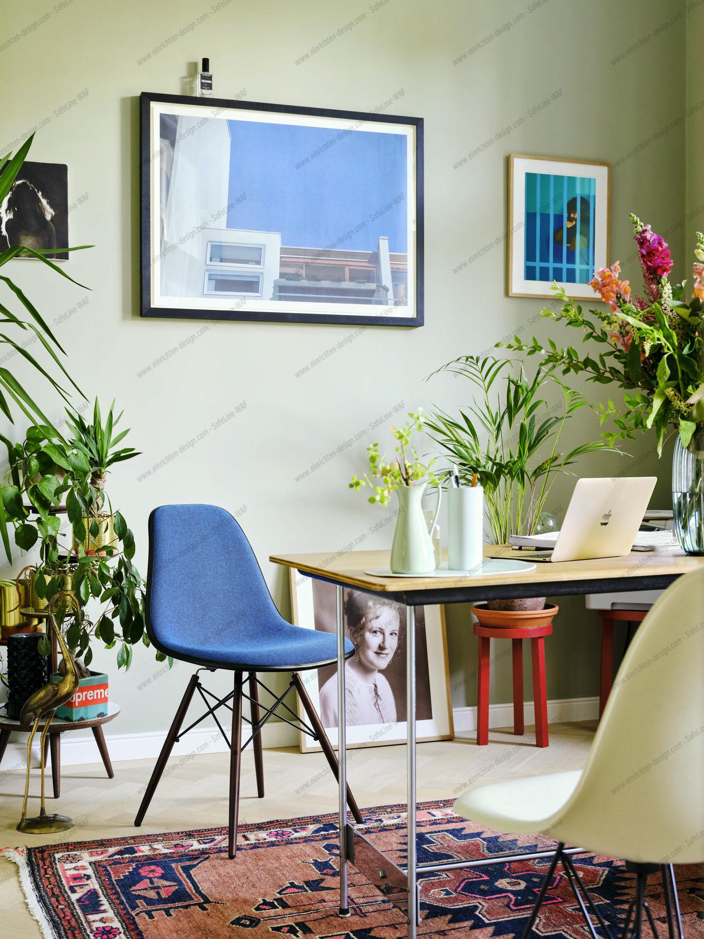 Eames Plastic Side Chair DSW Chair Vitra