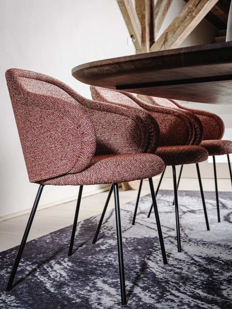 Ona 2020 Curved Armchair Freifrau Manufaktur