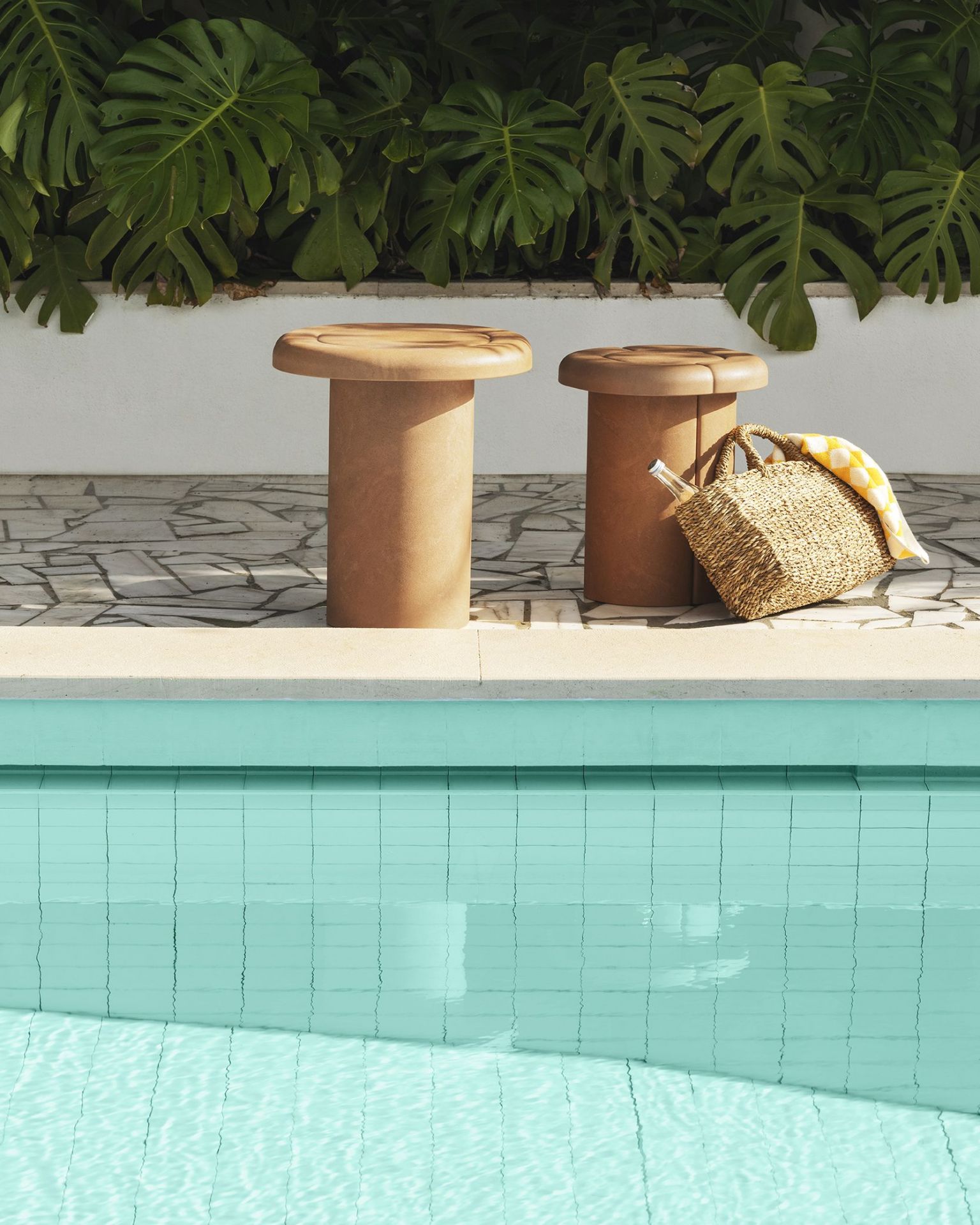 Alder Side Table Indoor / Outdoor Mater