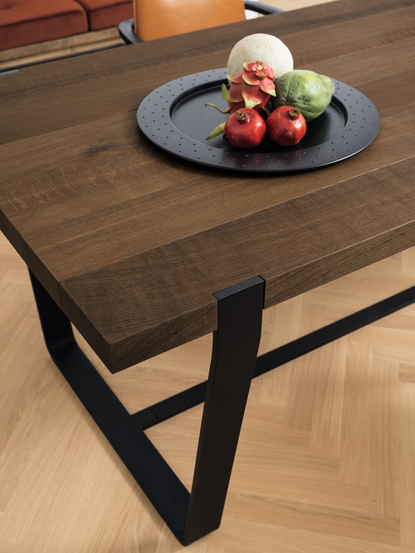 BB 11 Clamp Table Walnut Janua