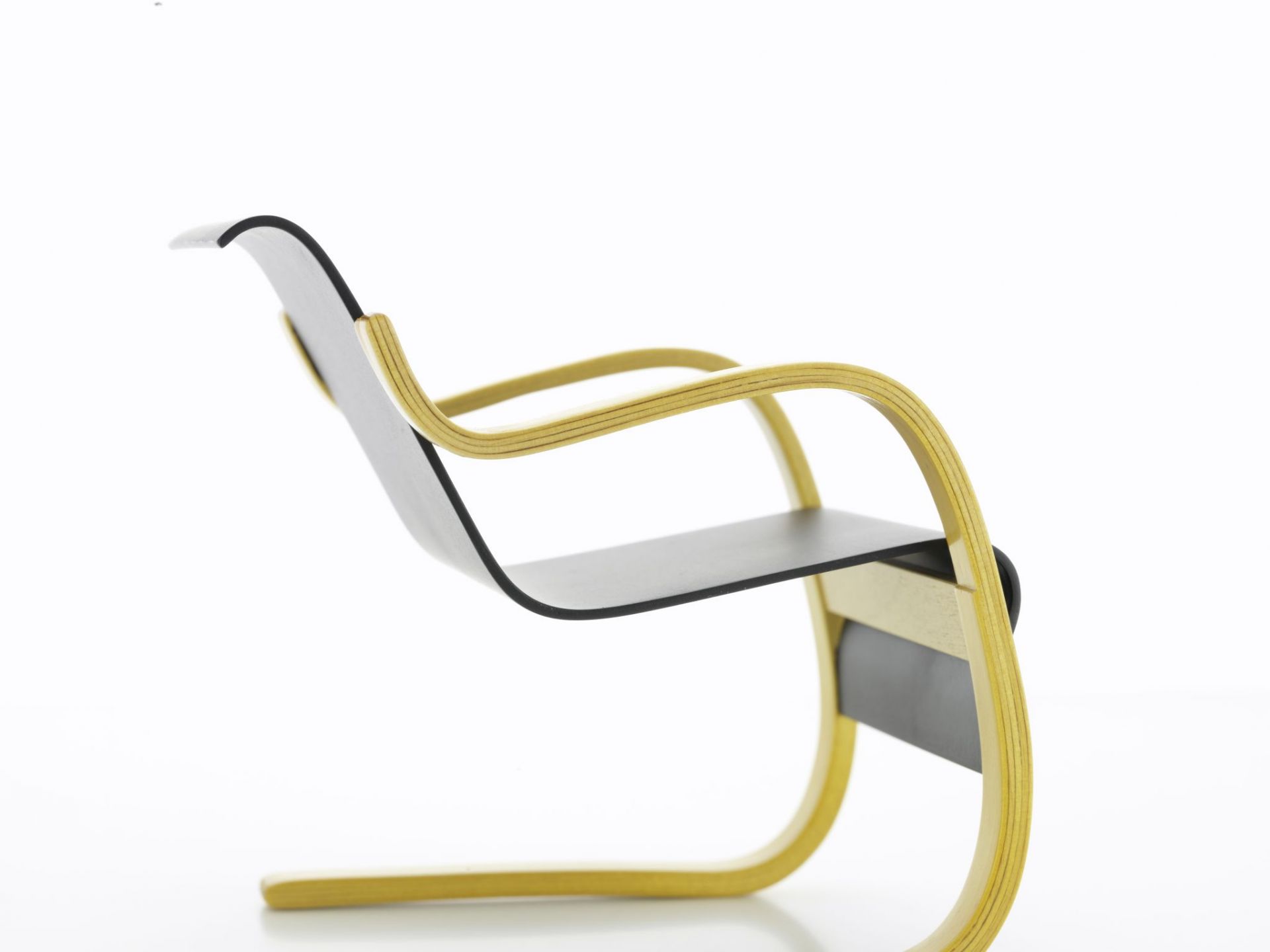 Armchair No.42 miniature Vitra