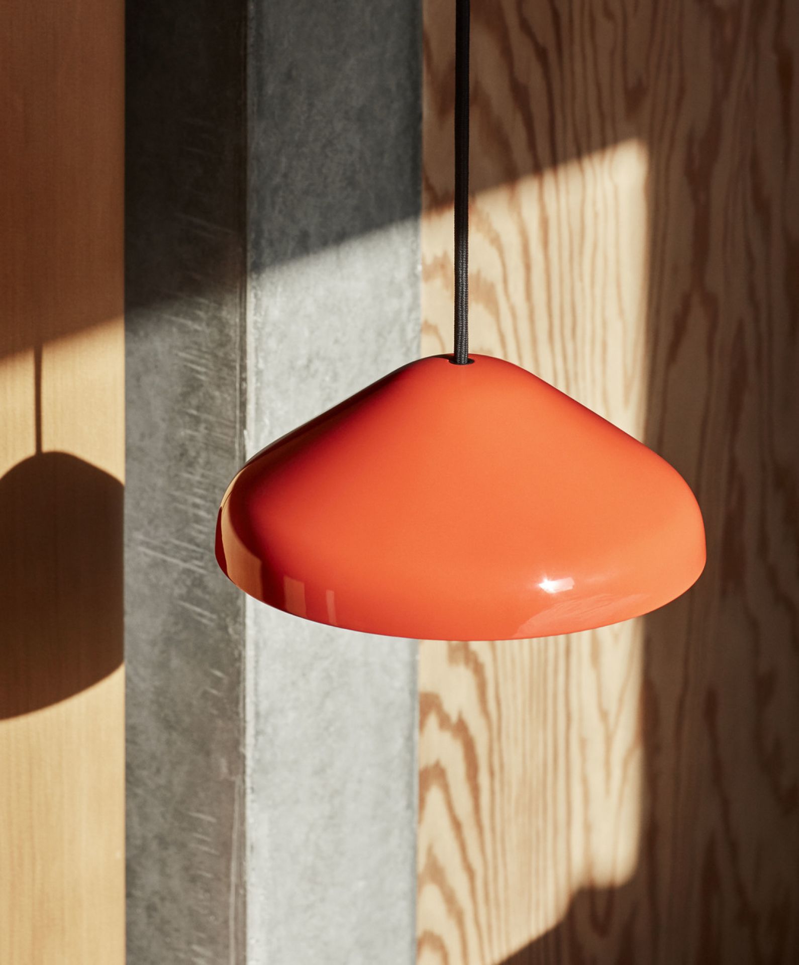 Pao Steel Pendant 230 Hay