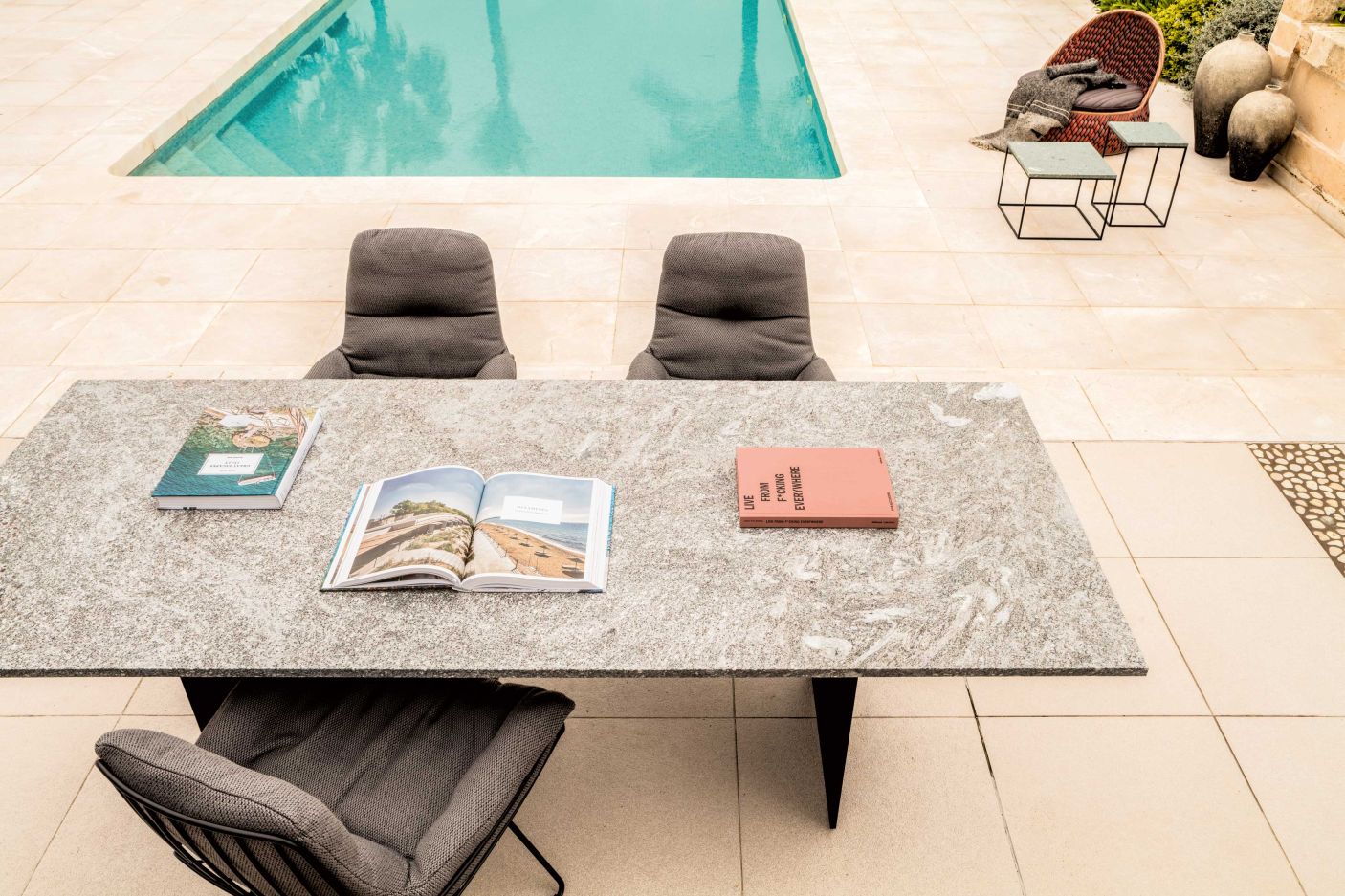 SC 41 Outdoor Table Stone Alps Glitter Janua