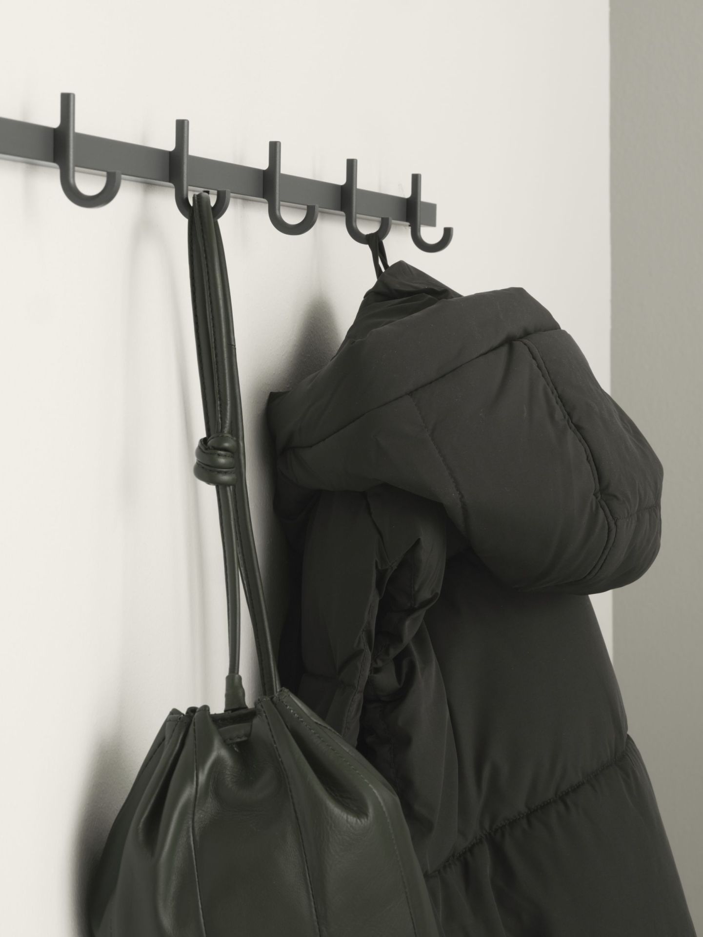 Relief hook rail W123cm white String Furniture