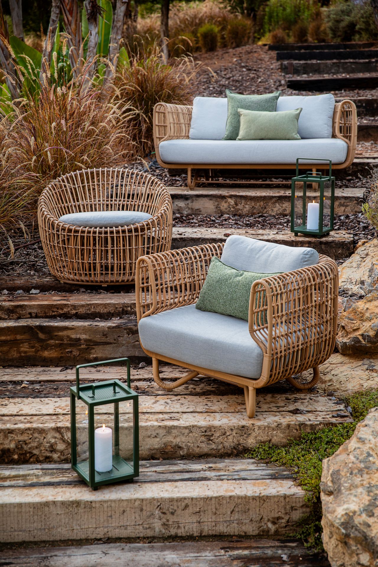 Nest Outdoor 2-seater Sofa Cane-Line