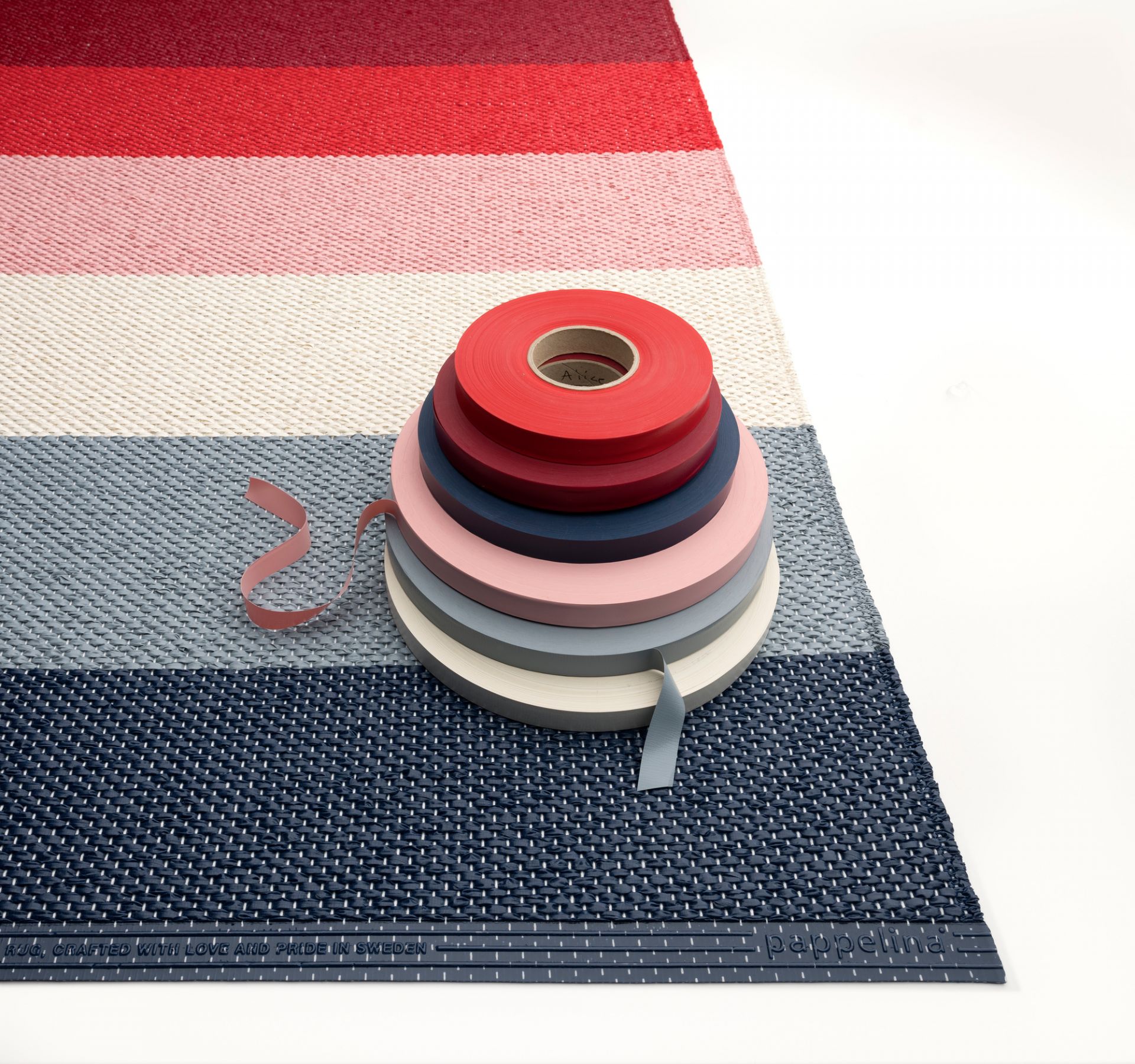 Molly Plastic Carpet 70x100 cm Pappelina