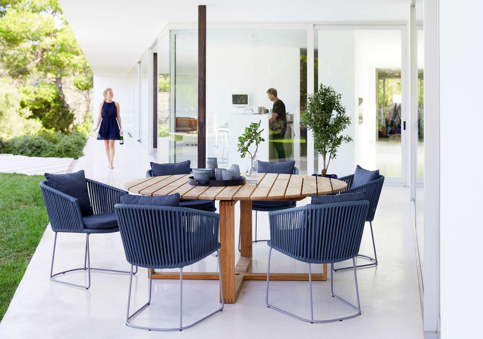 Endless Dining Table Round Cane-Line