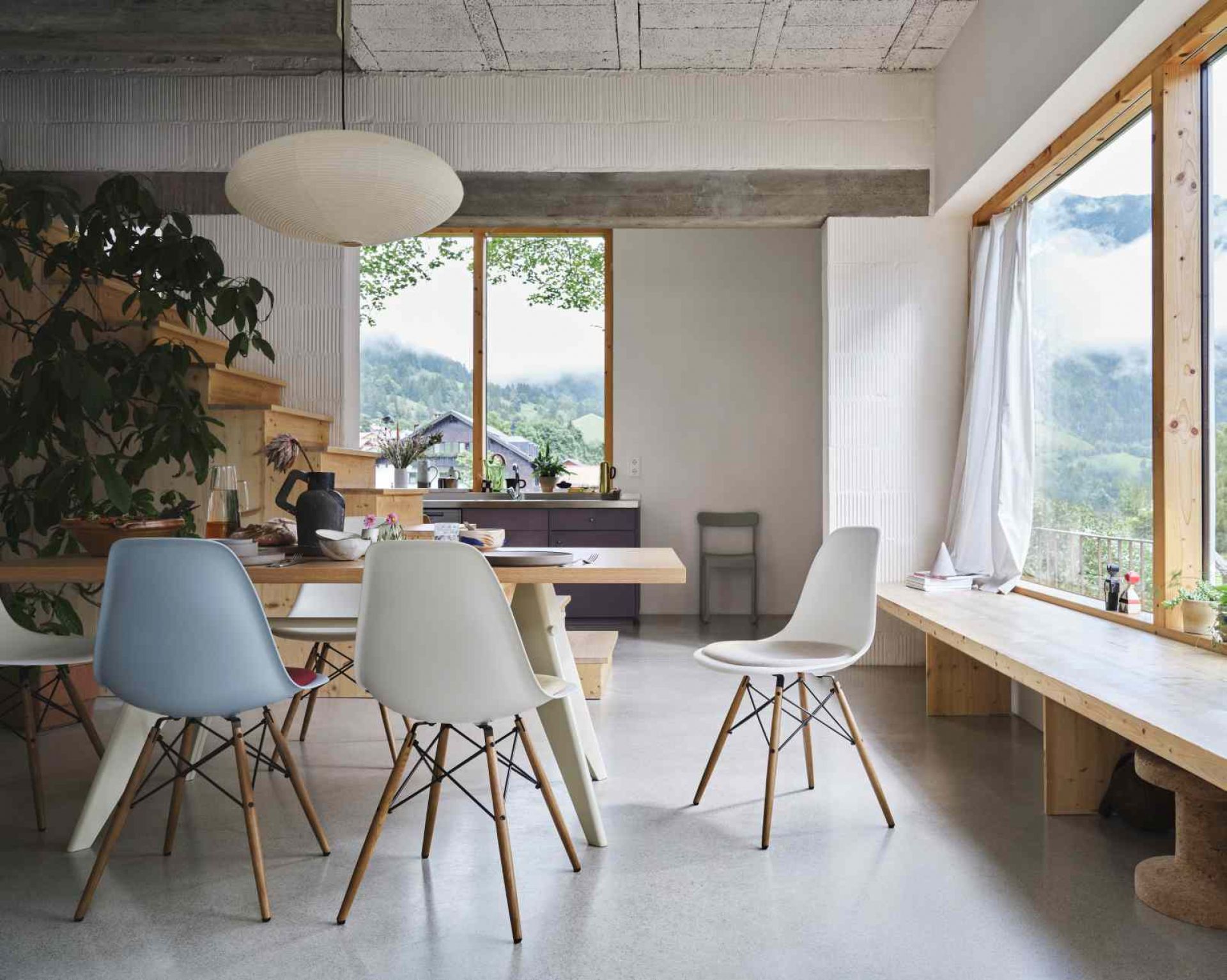 Eames Fibreglass Chair DSW Chair with seat cushion Vitra