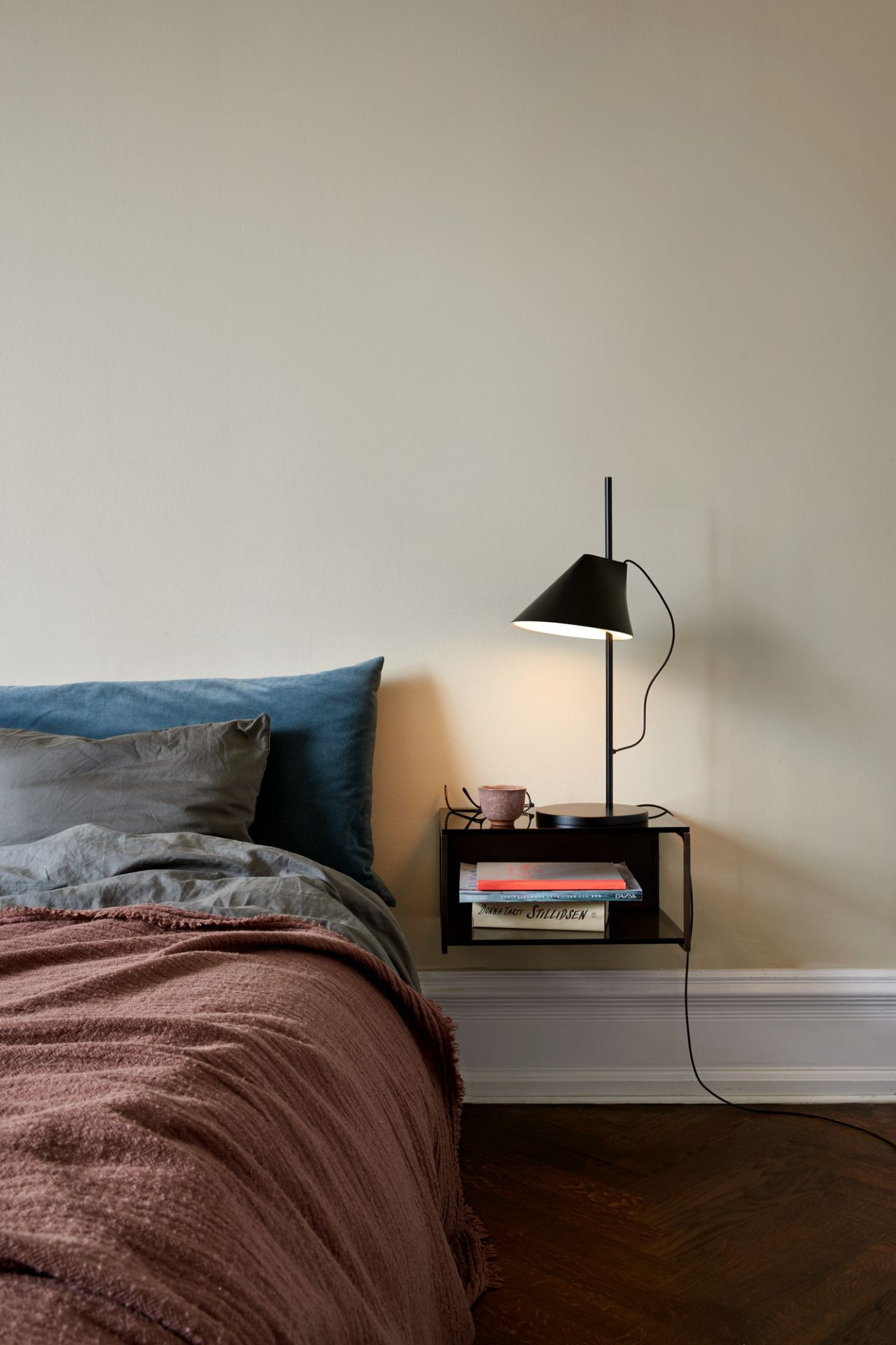 Yuh LED Table Lamp WHITE Louis Poulsen SINGLE PIECES